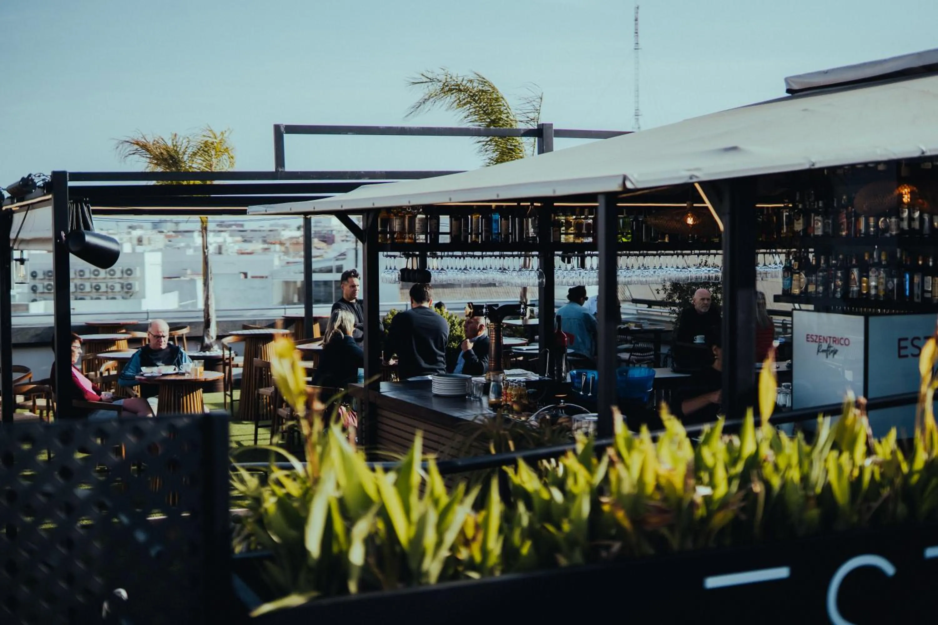 Restaurant/places to eat in esZentrico Suites Jerez