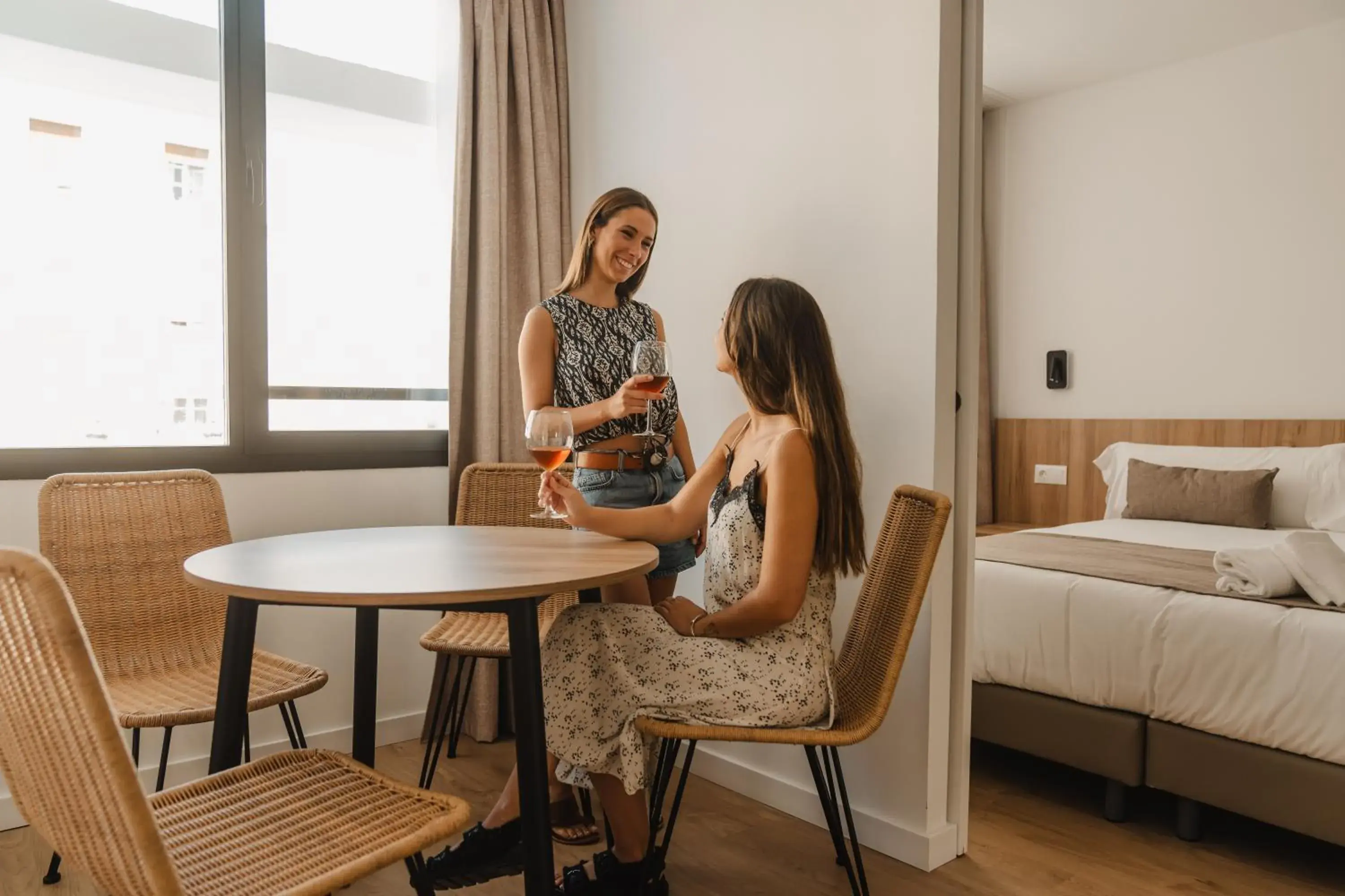 Dining area, Bed in esZentrico Suites Jerez Dining area, Bed in esZentrico Suites Jerez