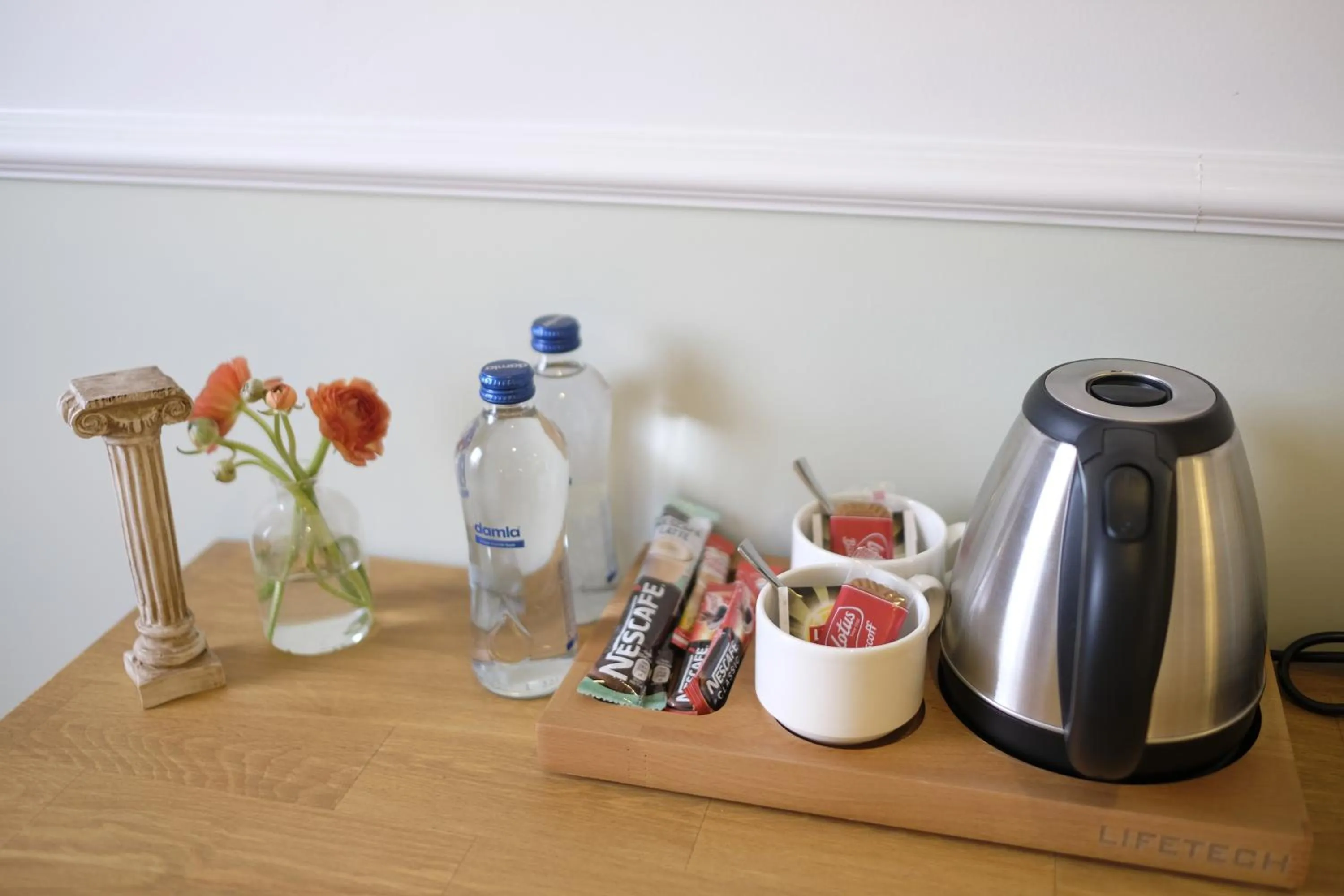 Coffee/tea facilities in Meshk Airport Hotel