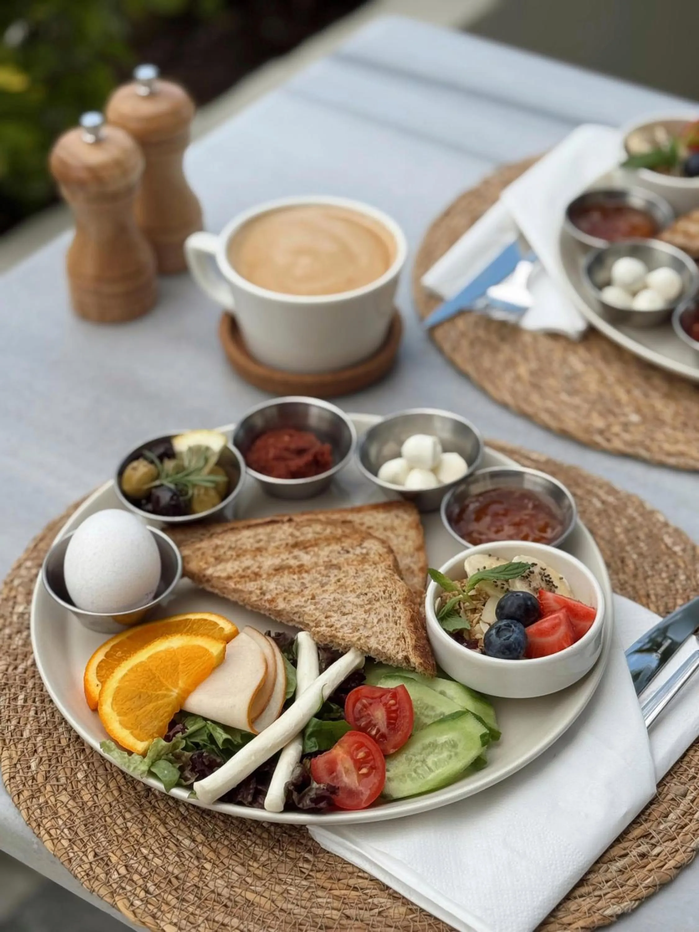 Breakfast in Meshk Airport Hotel