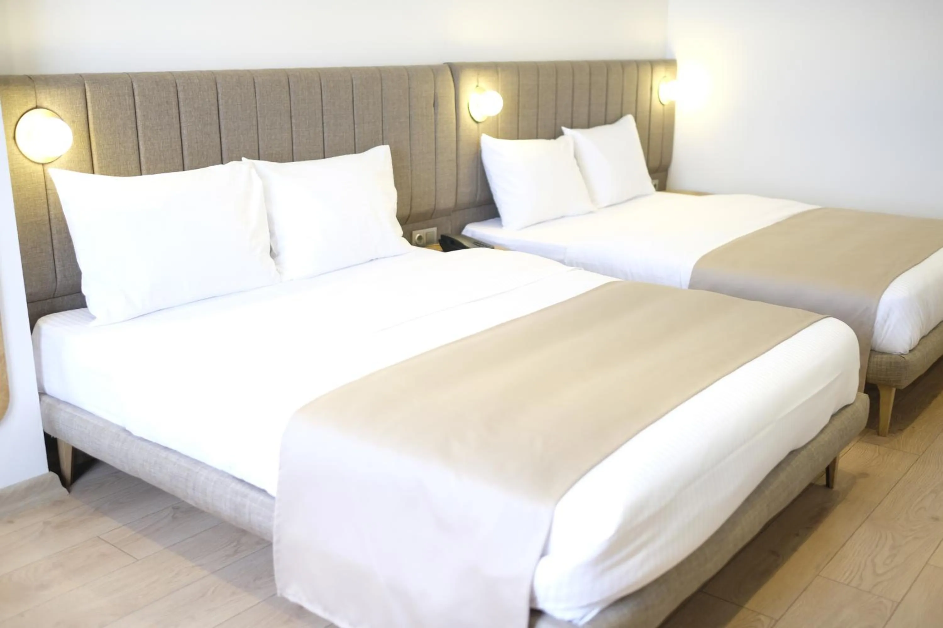 Bed in Meshk Airport Hotel