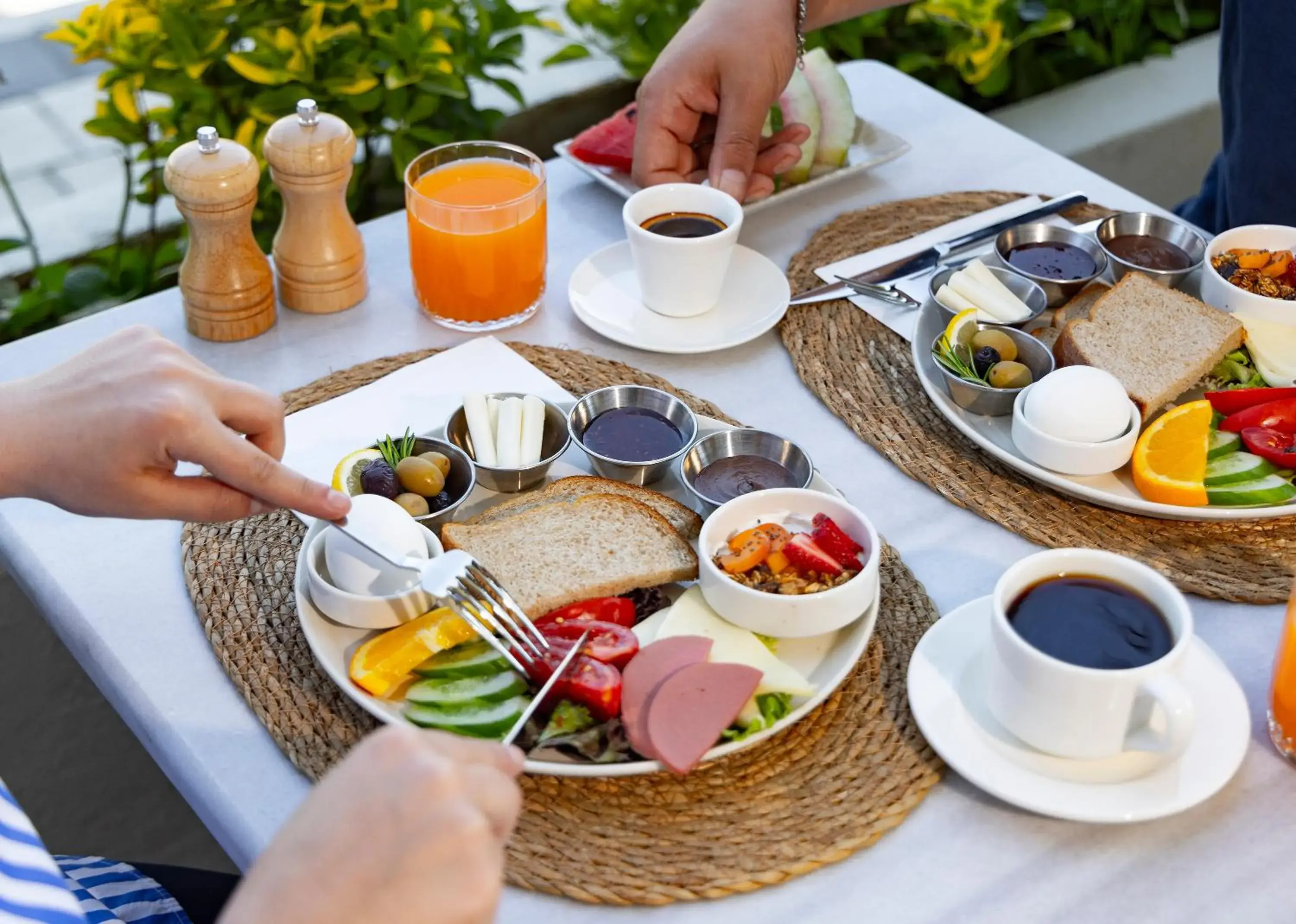 Food and drinks in Meshk Airport Hotel Food and drinks in Meshk Airport Hotel