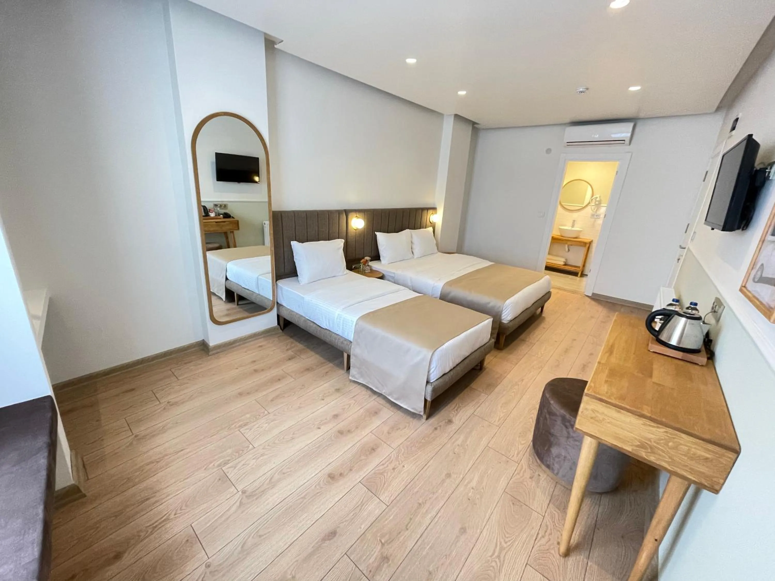 Bed in Meshk Airport Hotel