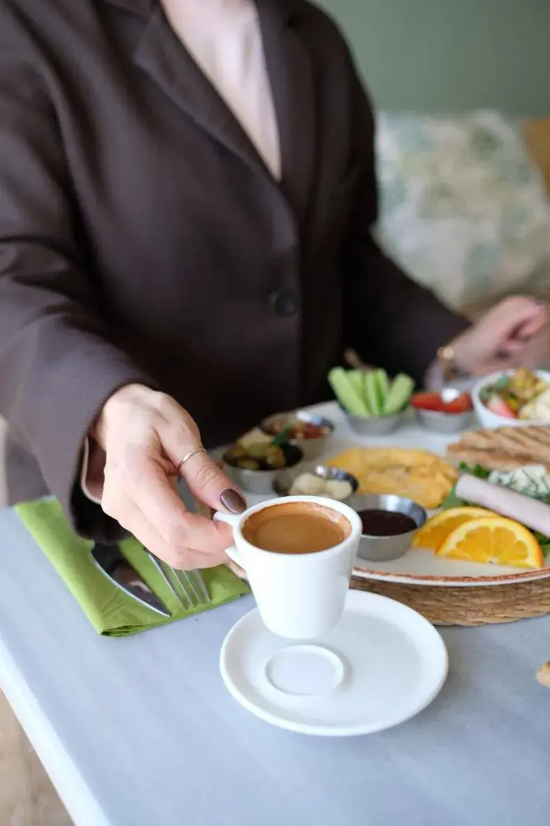 Restaurant/places to eat in Meshk Airport Hotel Restaurant/places to eat in Meshk Airport Hotel