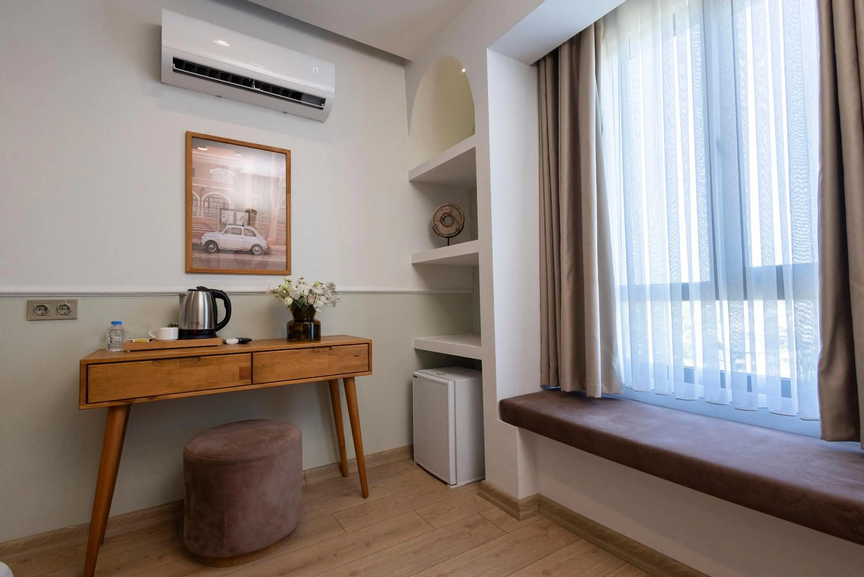 Photo of the whole room, Bed in Meshk Airport Hotel