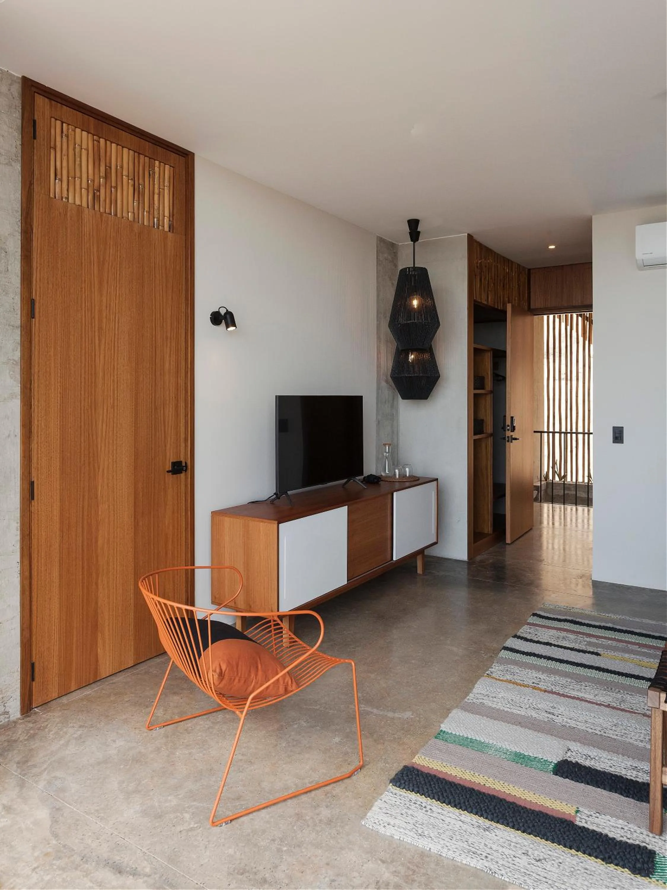 TV and multimedia in Eolia Sustainable Design Hotel