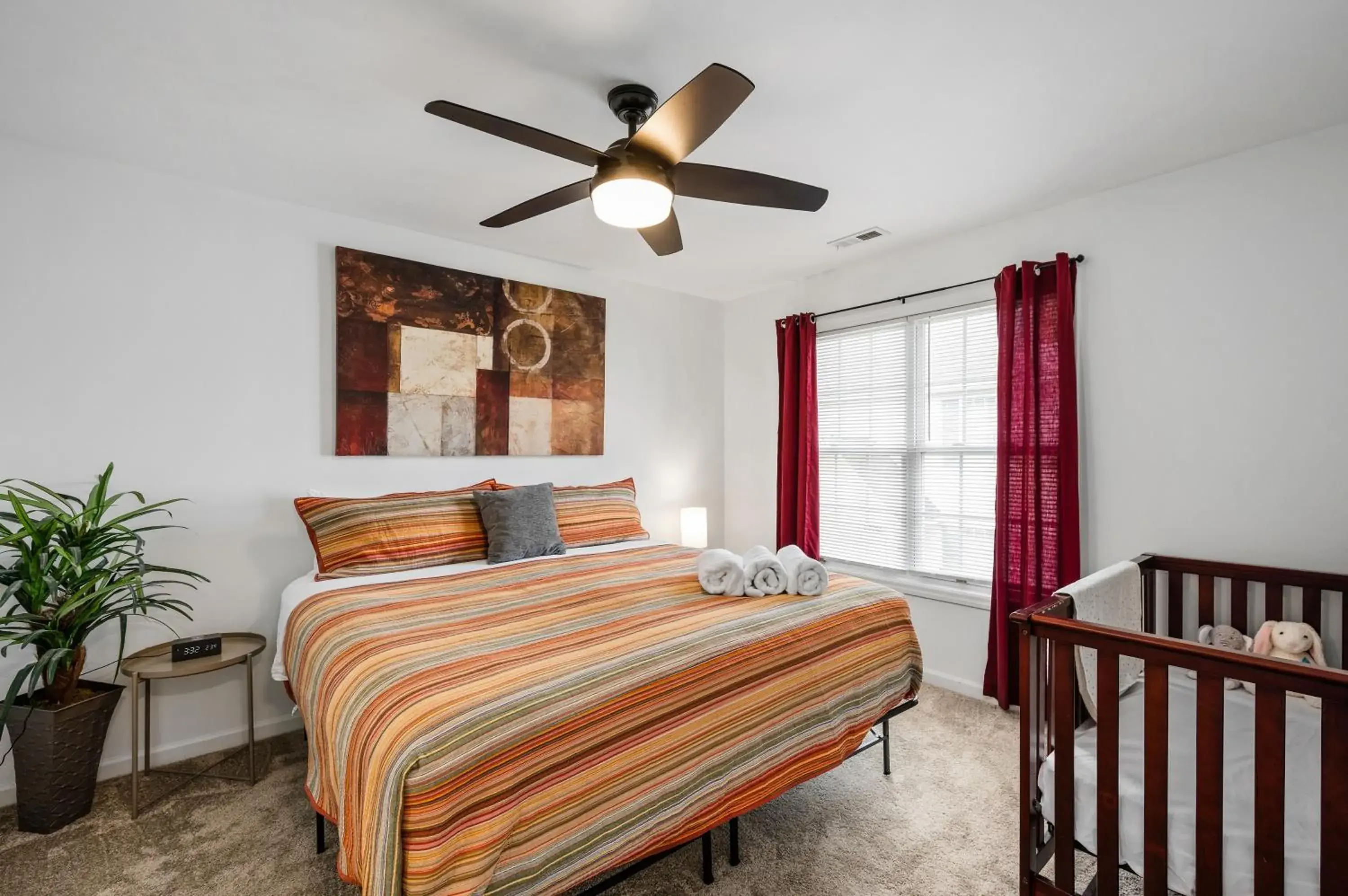 Three-Bedroom Apartment in DTPrivacy*KidsFriendly*PetFriendly*300M*Walkable Three-Bedroom Apartment in DTPrivacy*KidsFriendly*PetFriendly*300M*Walkable