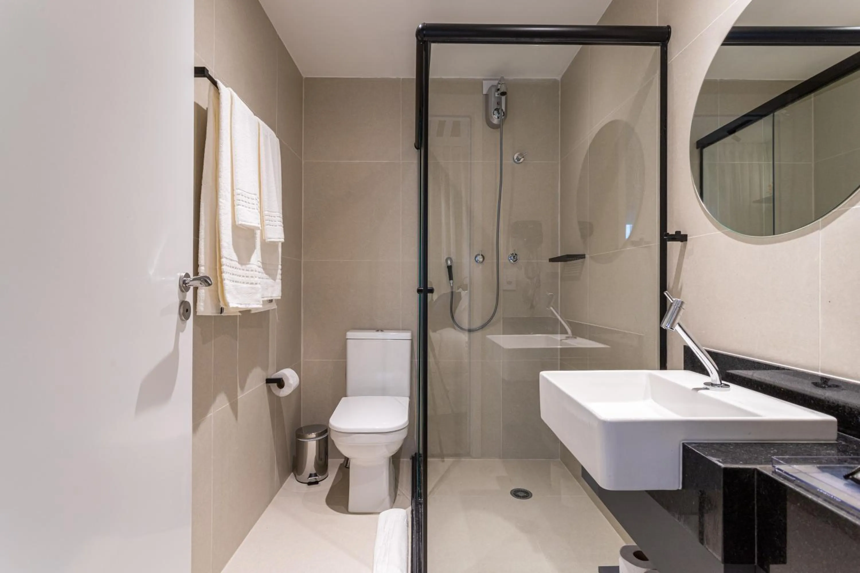 Shower in House of Charlie Vila Mariana