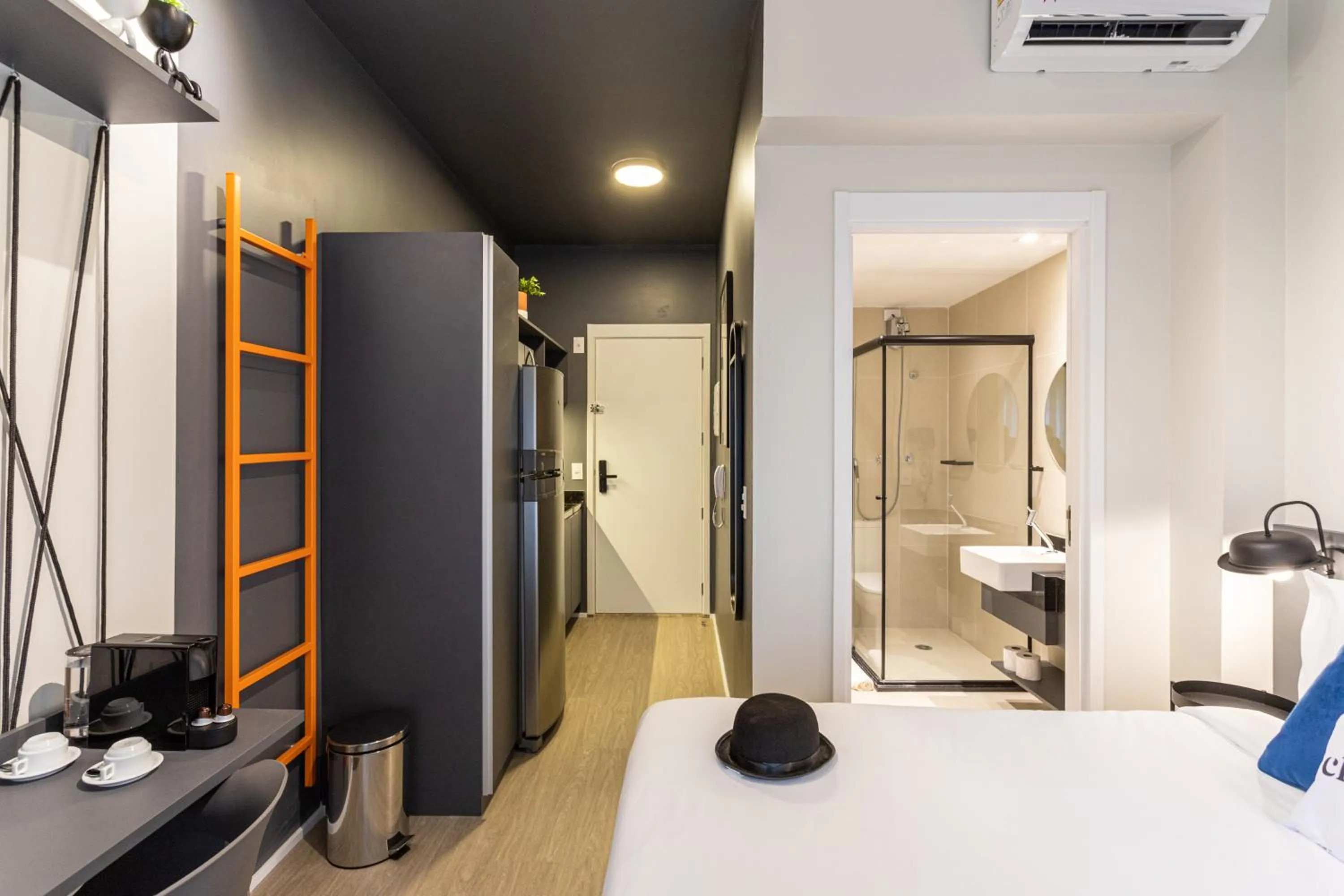 Bathroom in House of Charlie Vila Mariana