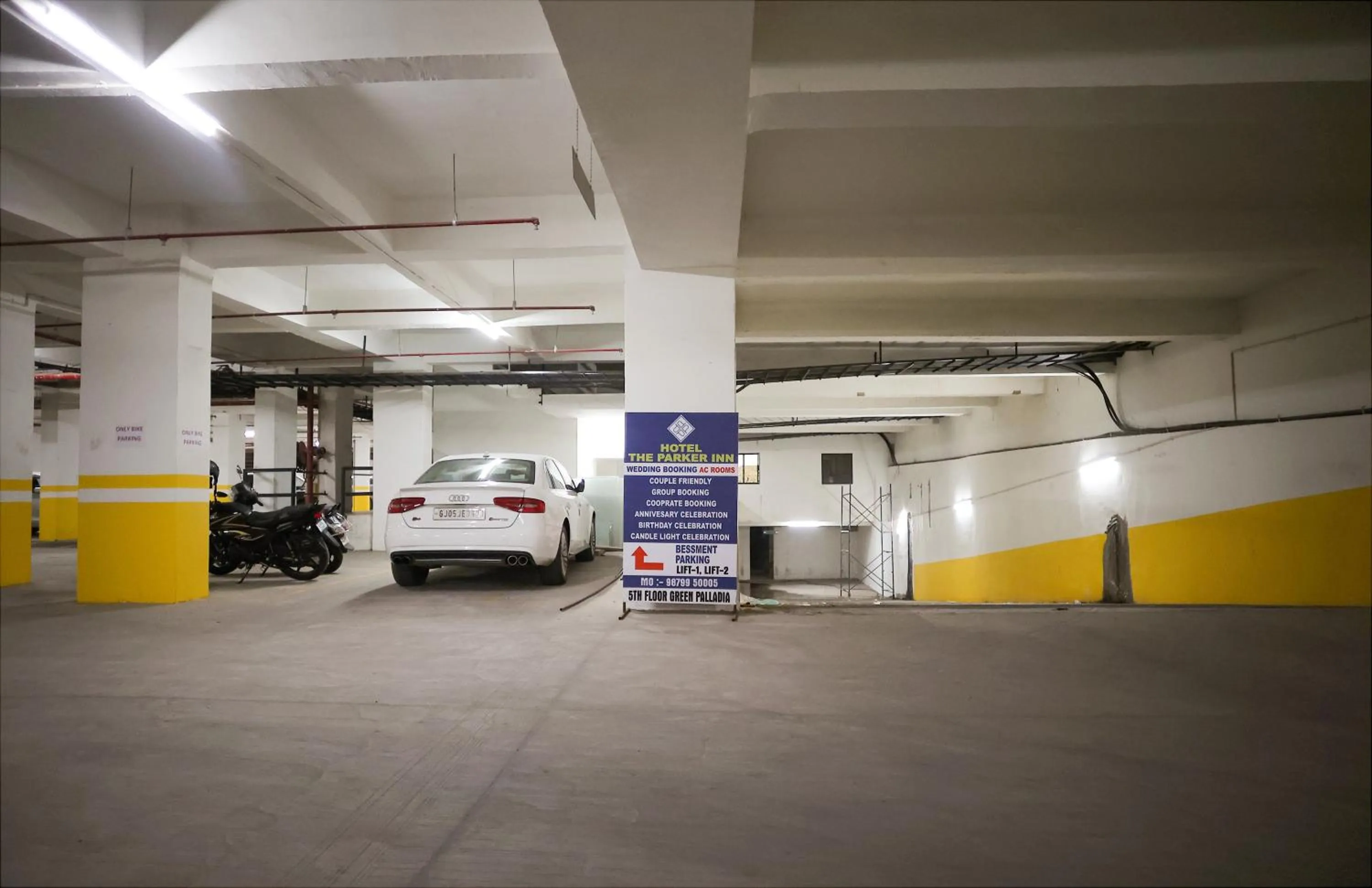 Parking in HOTEL THE PARKER INN By KBNT GROUP