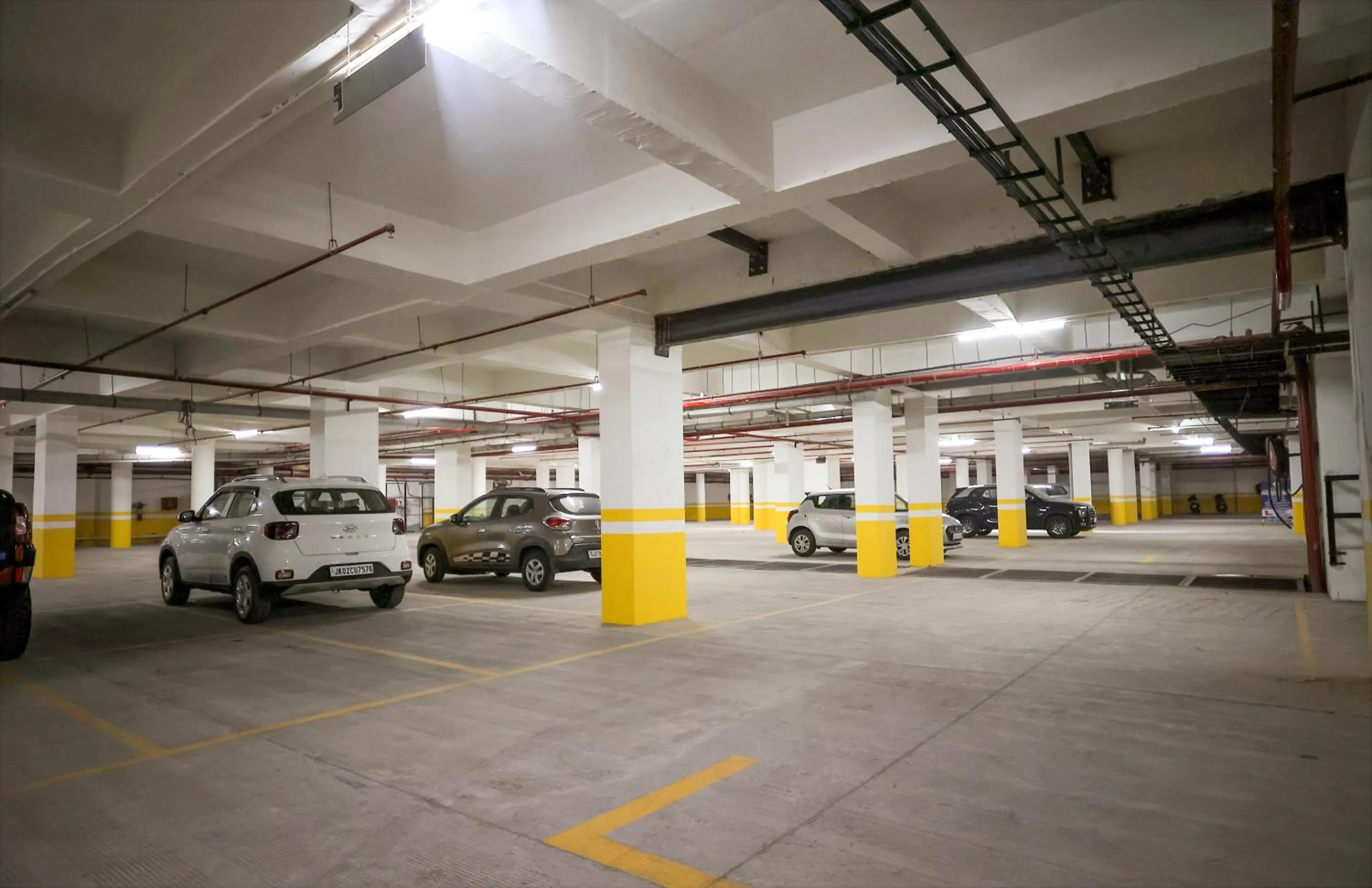 Parking in HOTEL THE PARKER INN By KBNT GROUP