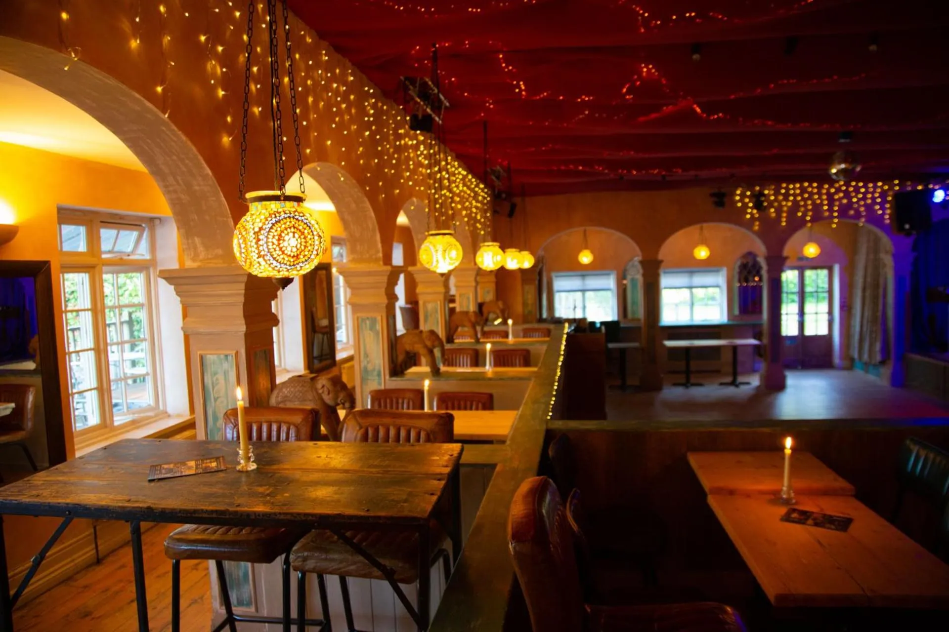 Restaurant/places to eat in Trading Boundaries