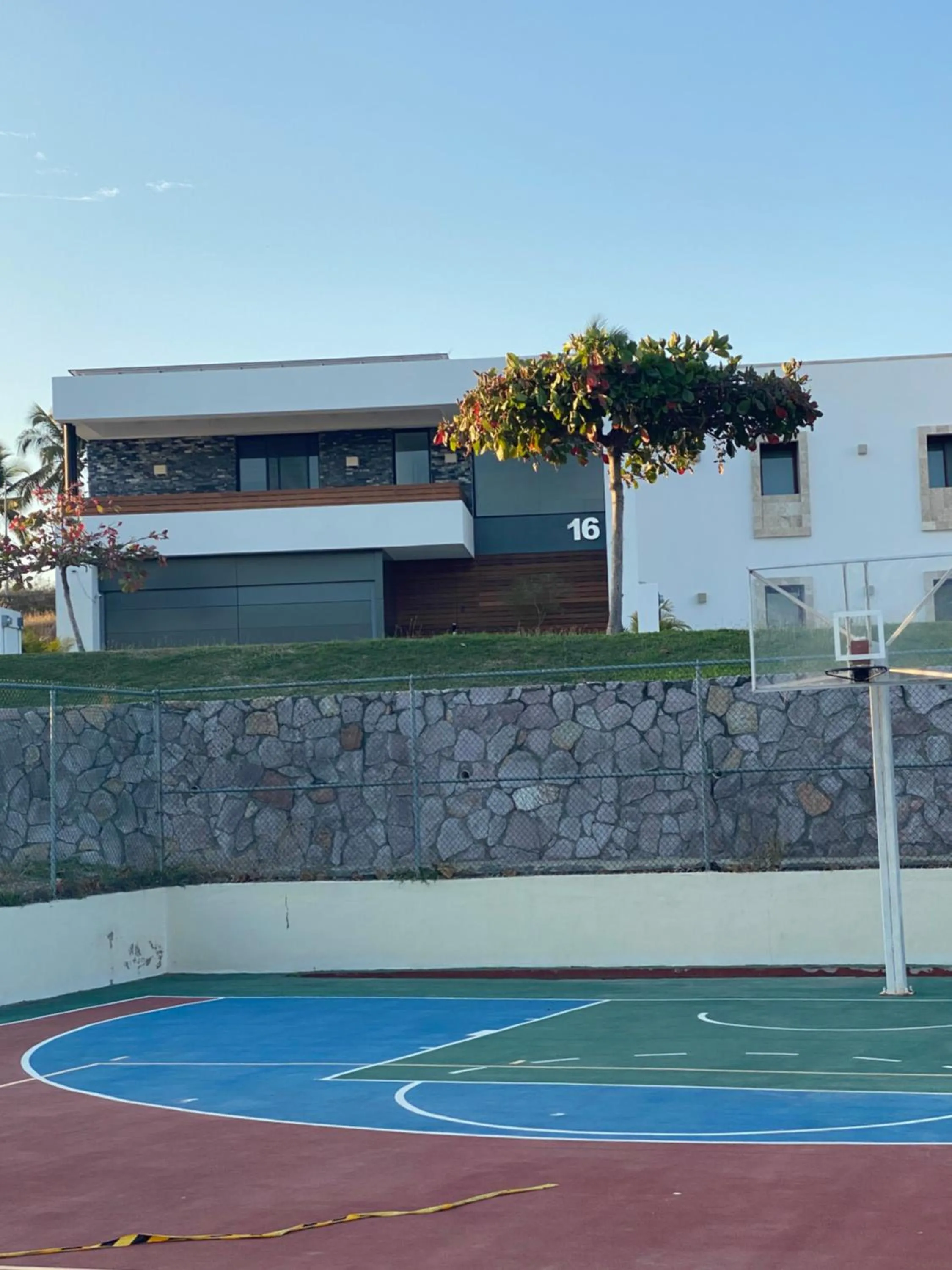 Tennis court in Tamaran casa de playa Pescadores 16