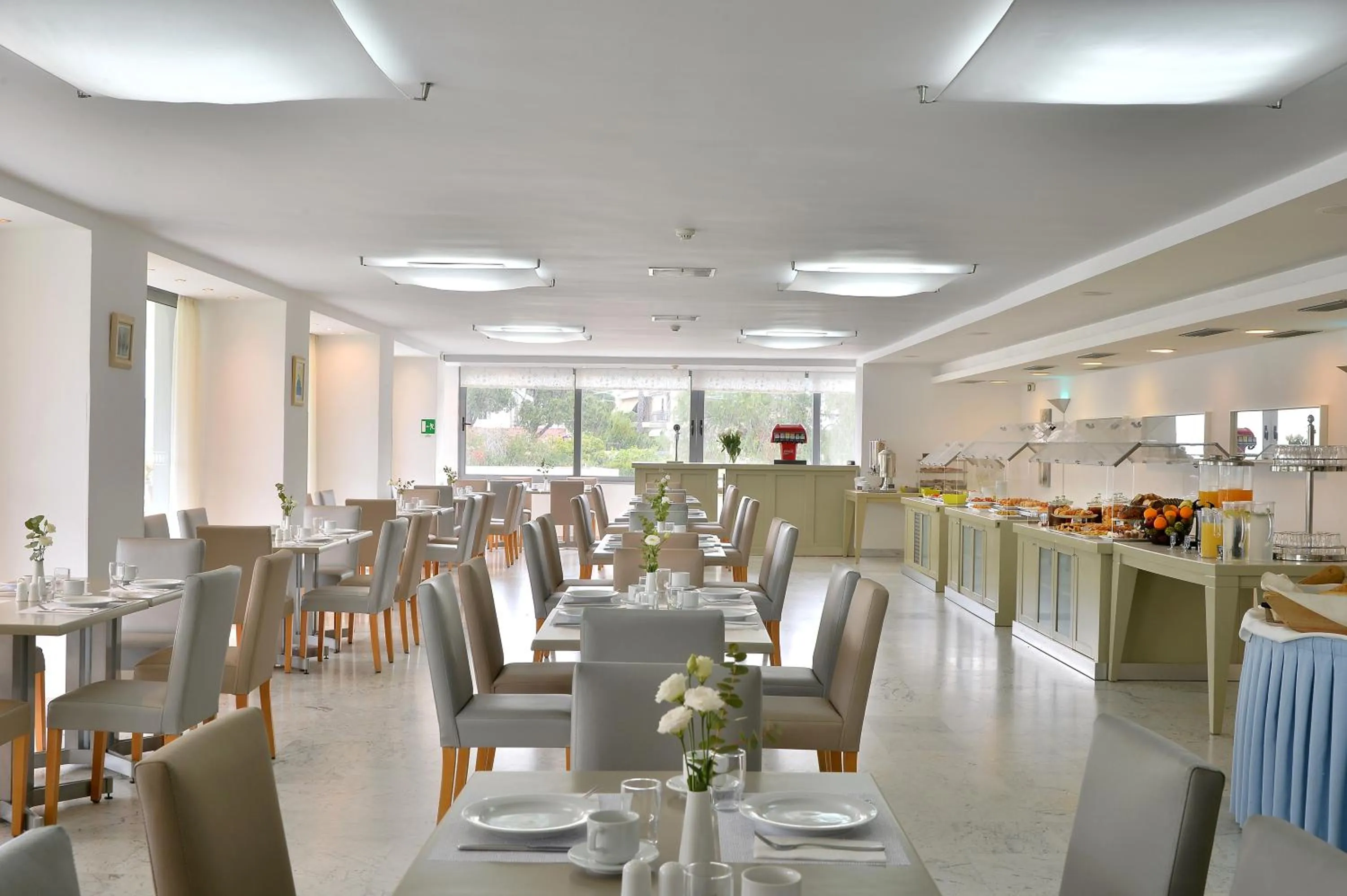 Restaurant/places to eat in Airotel Achaia Beach