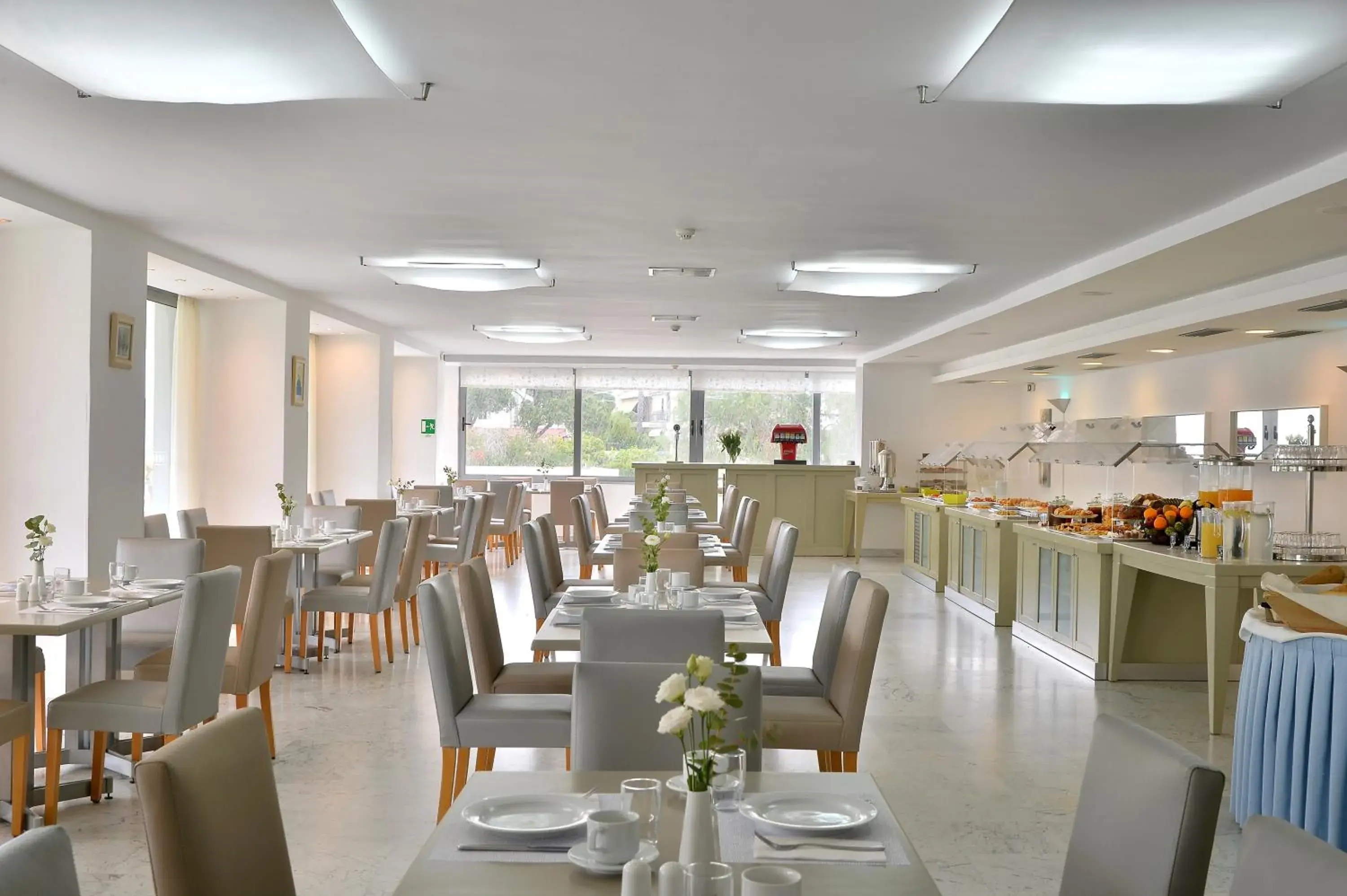 Restaurant/places to eat in Airotel Achaia Beach Restaurant/places to eat in Airotel Achaia Beach