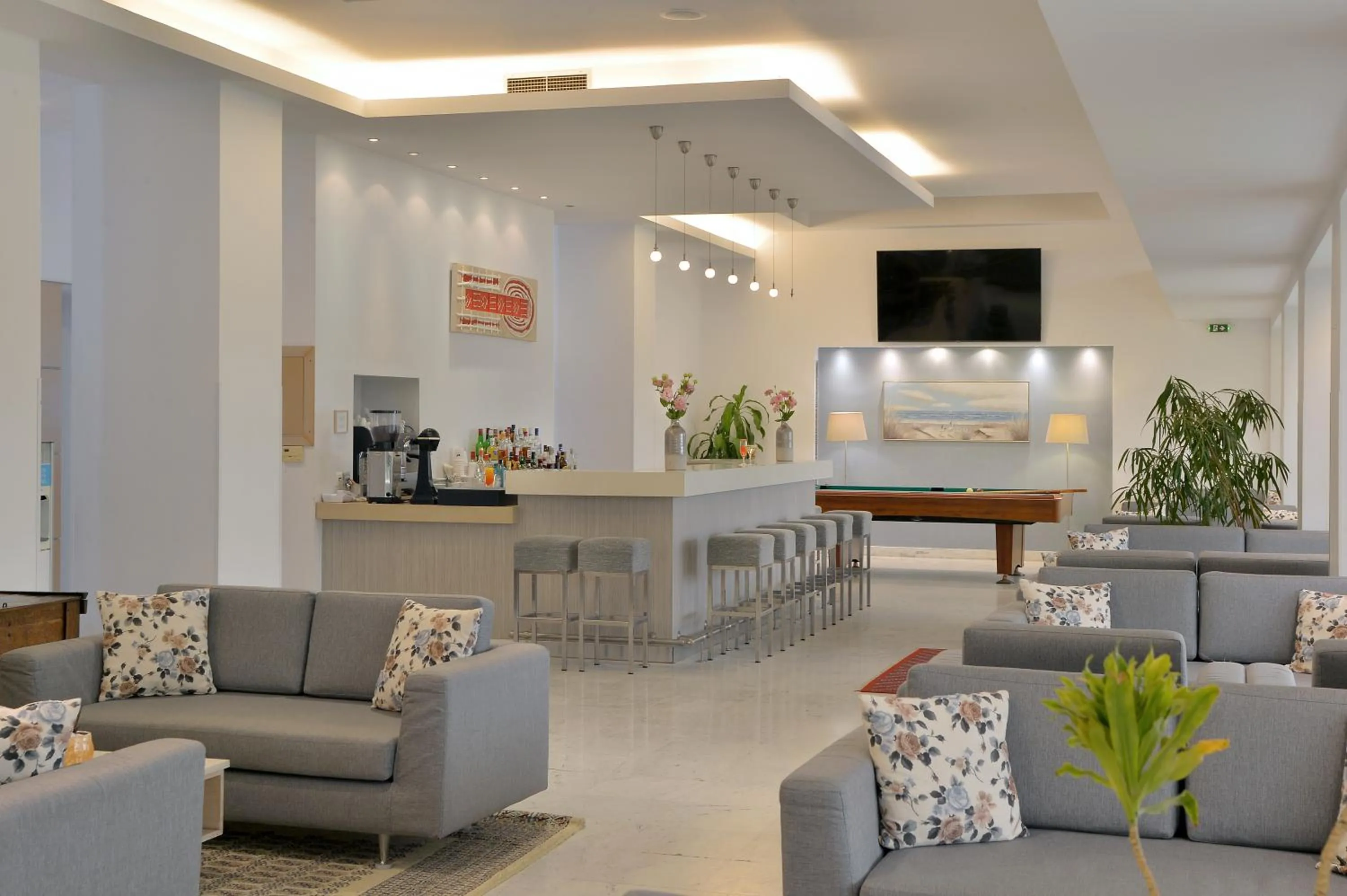 TV and multimedia in Airotel Achaia Beach