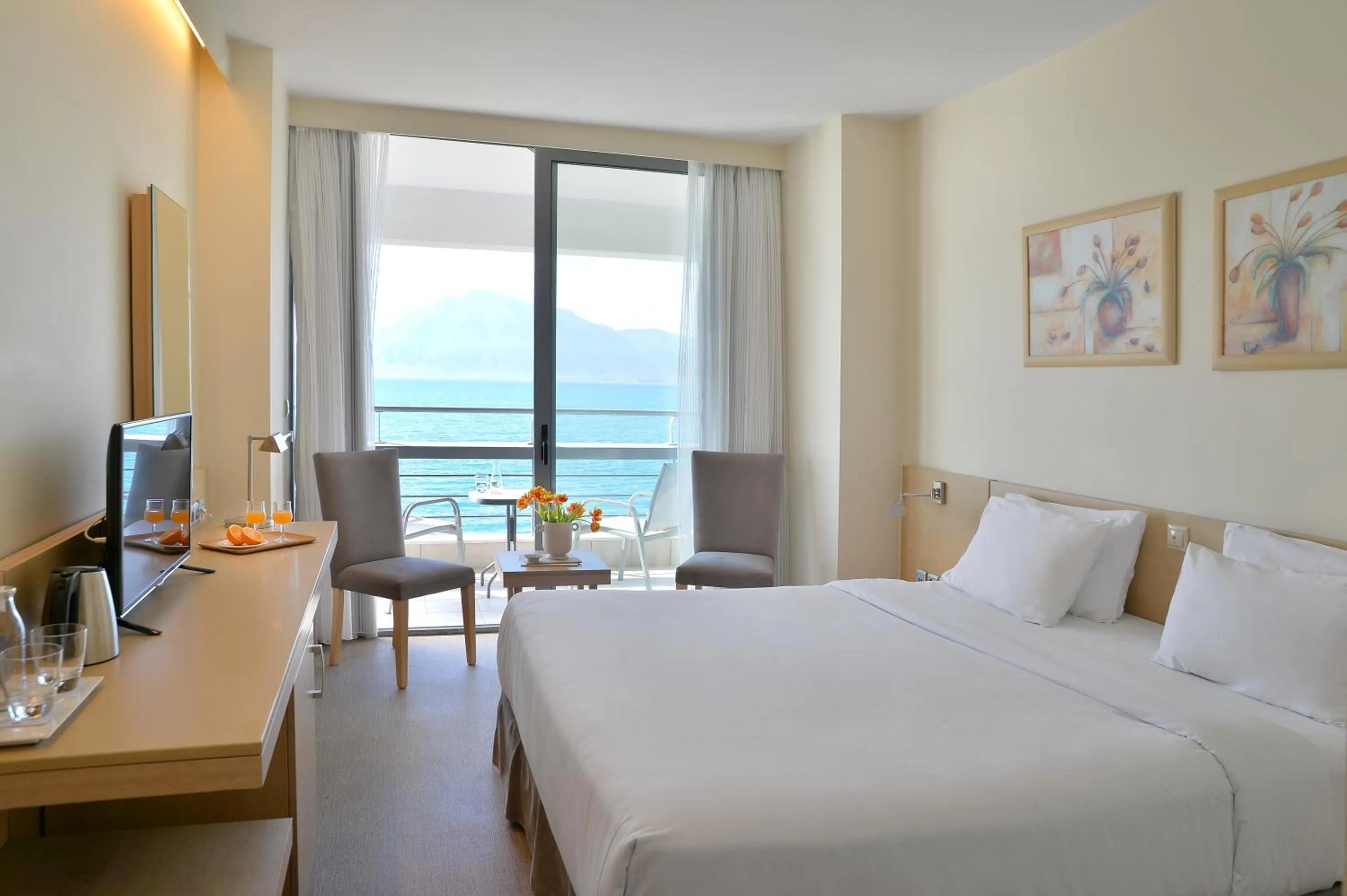 View (from property/room), Bed in Airotel Achaia Beach
