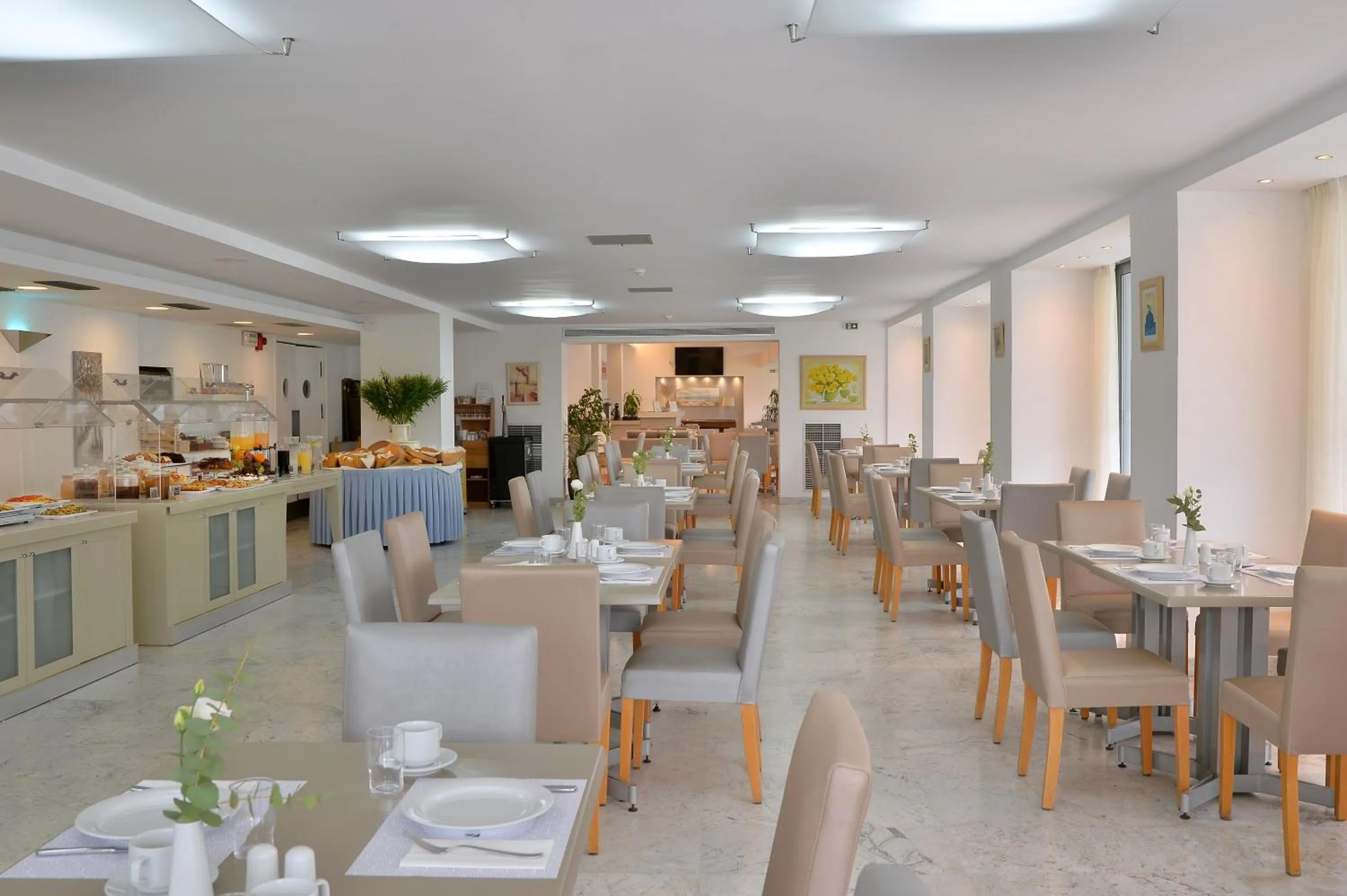 Restaurant/places to eat in Airotel Achaia Beach