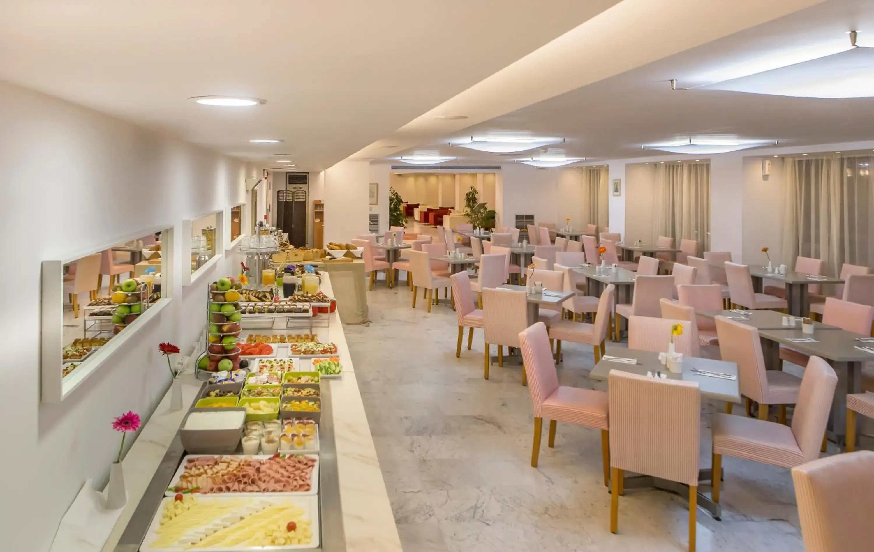 Restaurant/places to eat in Airotel Achaia Beach Restaurant/places to eat in Airotel Achaia Beach