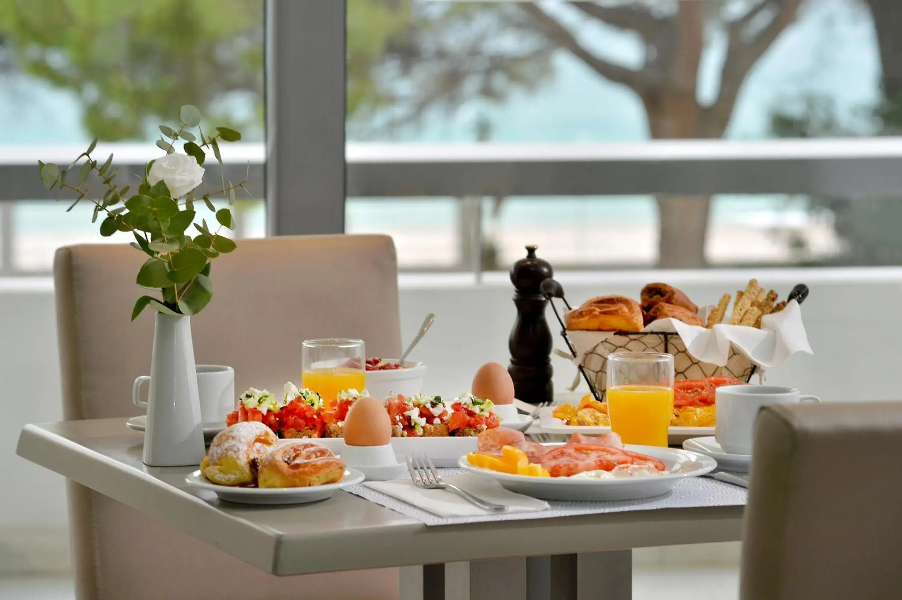 Food and drinks in Airotel Achaia Beach Food and drinks in Airotel Achaia Beach