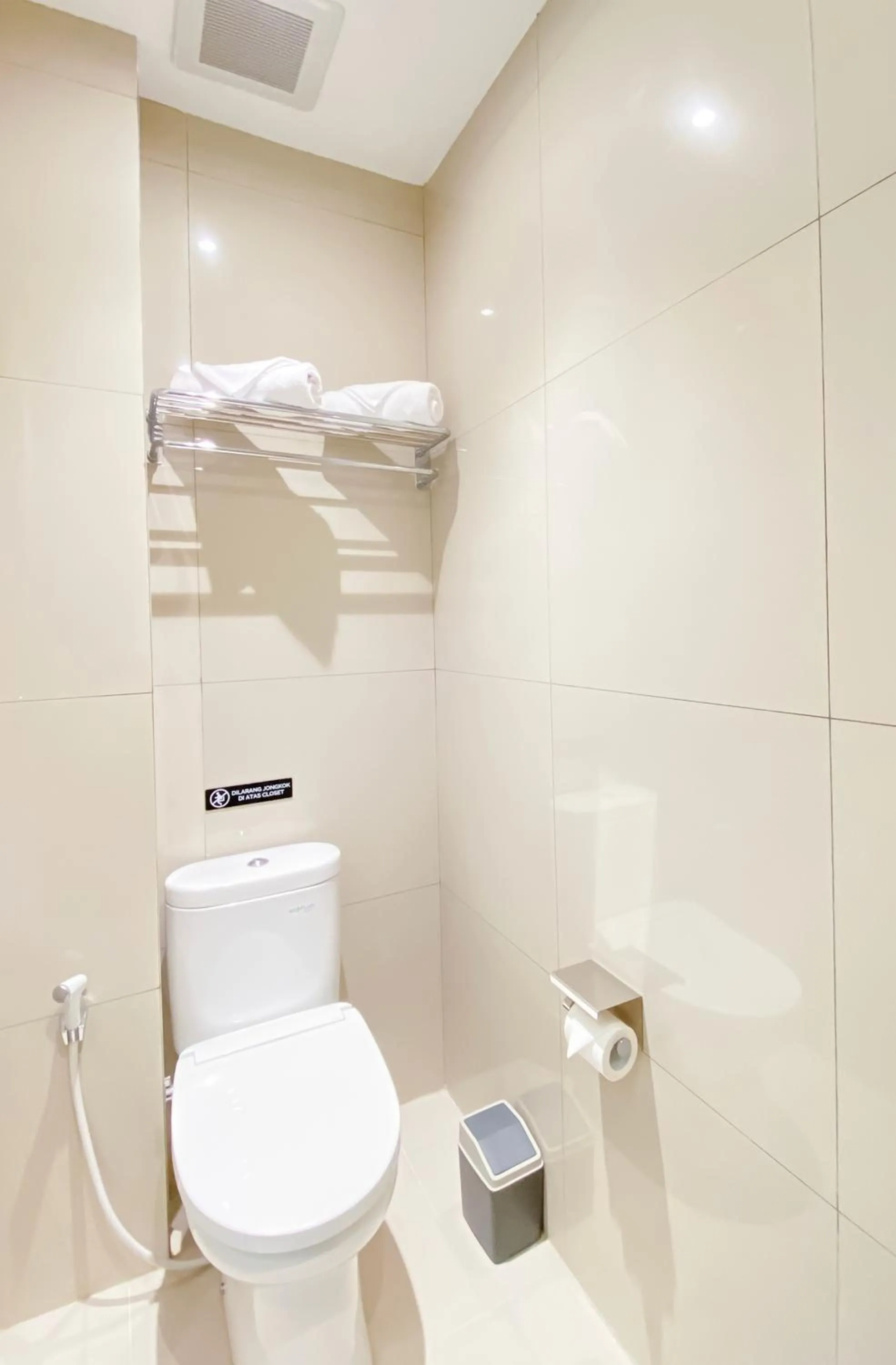 Bathroom in Alhambra Hotel Banda Aceh