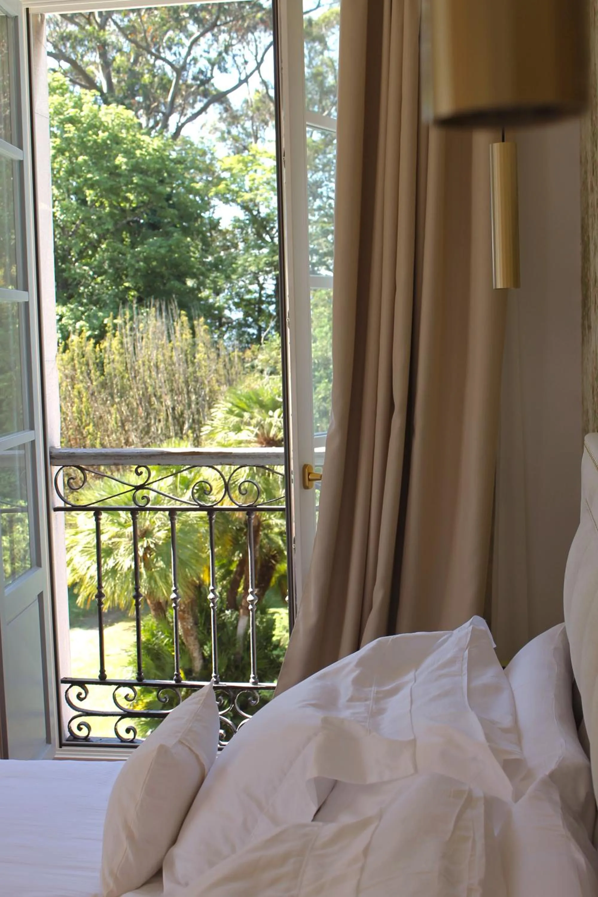 View (from property/room), Bed in HOTEL BOUTIQUE VILLA DEL MARQUÉS