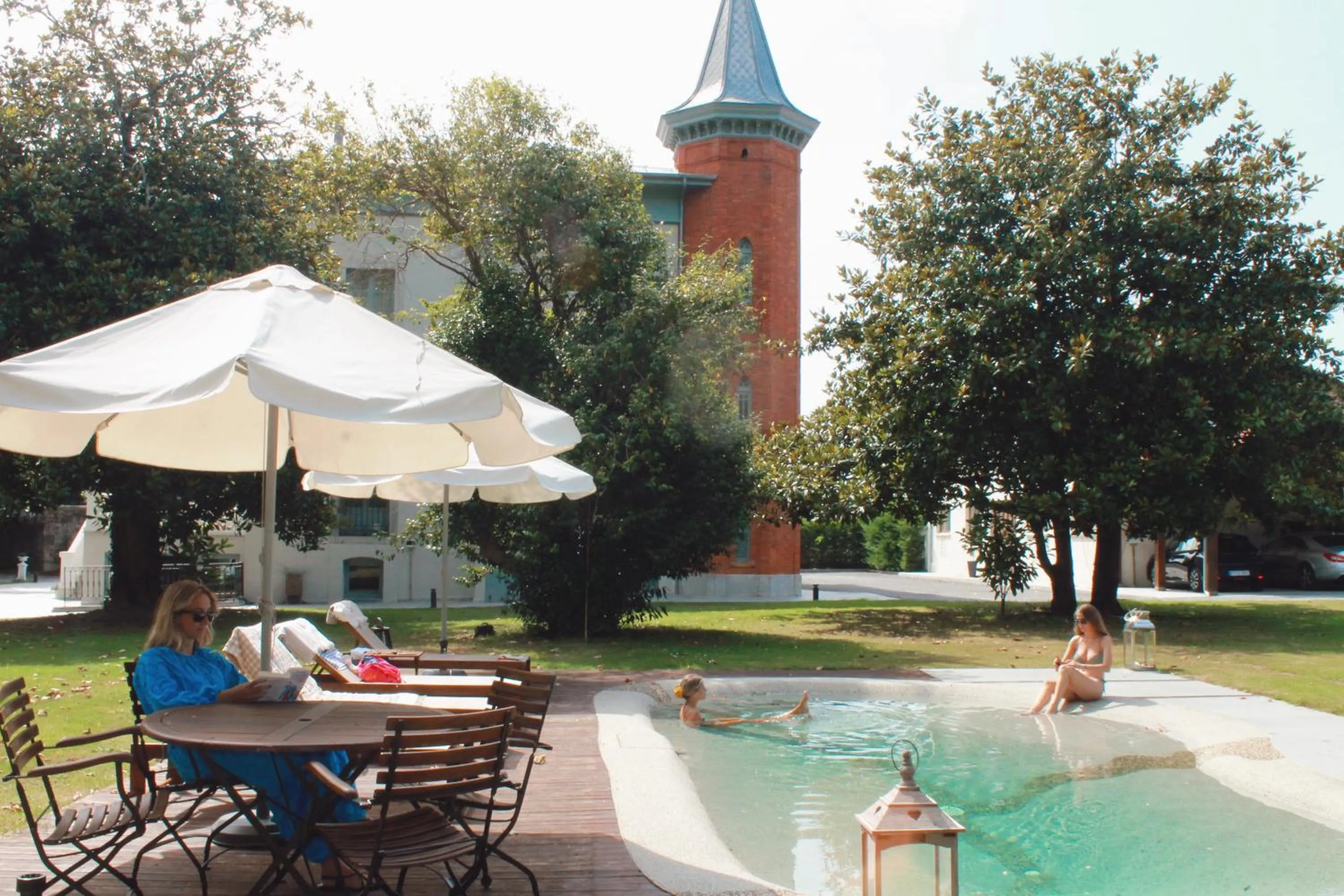 Swimming pool in HOTEL BOUTIQUE VILLA DEL MARQUÉS