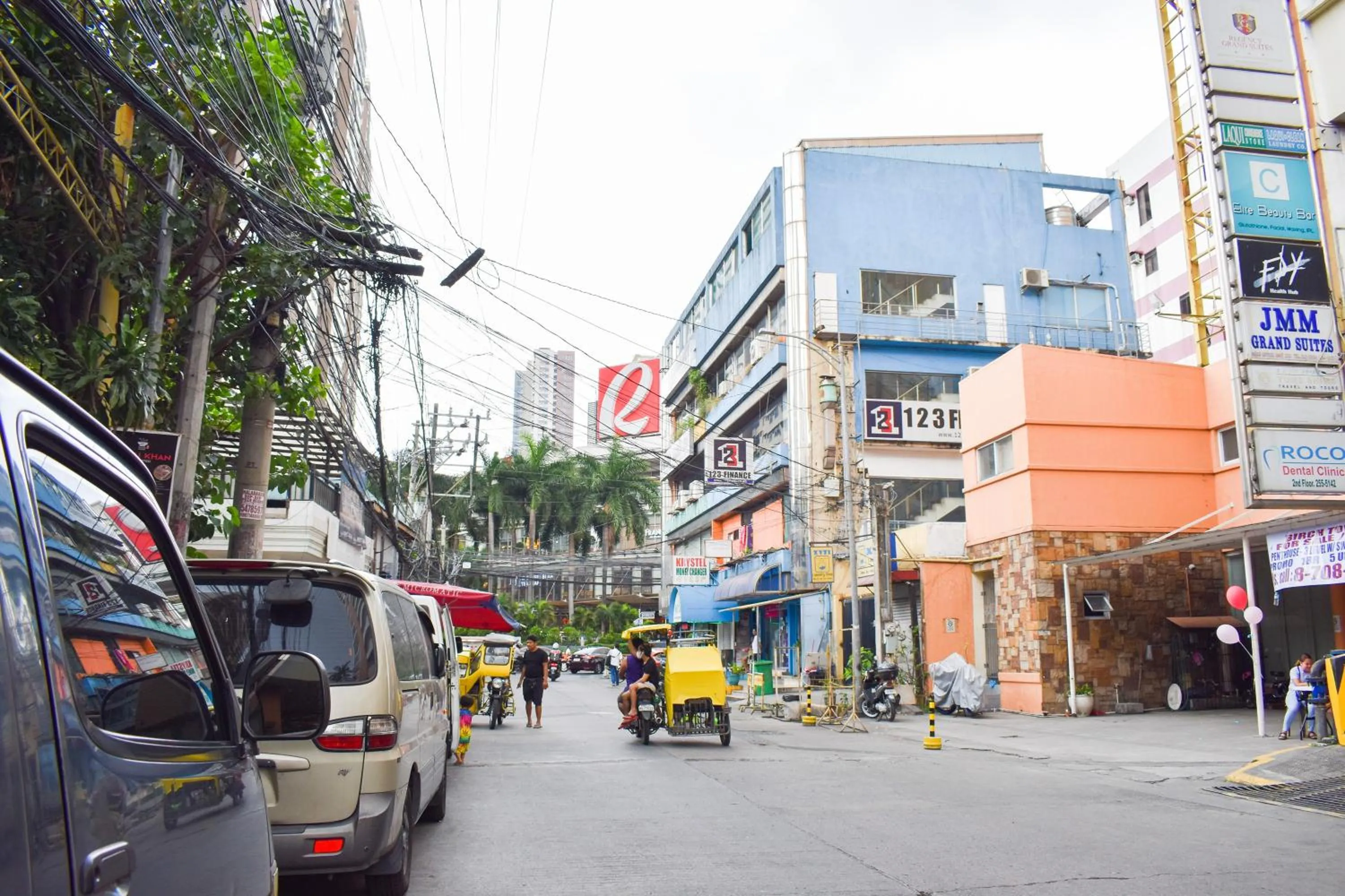 Street view in Birchtower by Jeizel Manila City