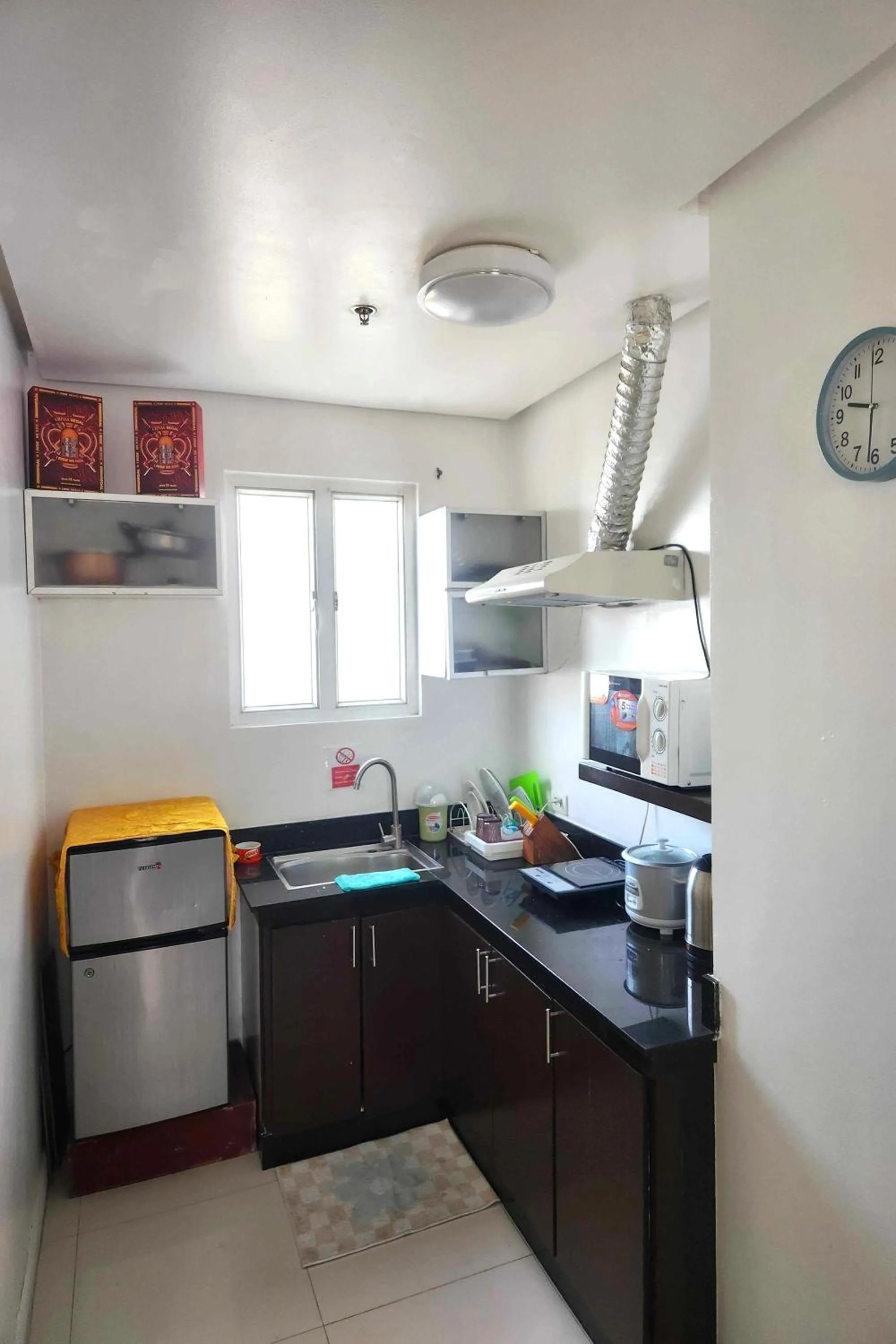 Kitchen or kitchenette in Birchtower by Jeizel Manila City