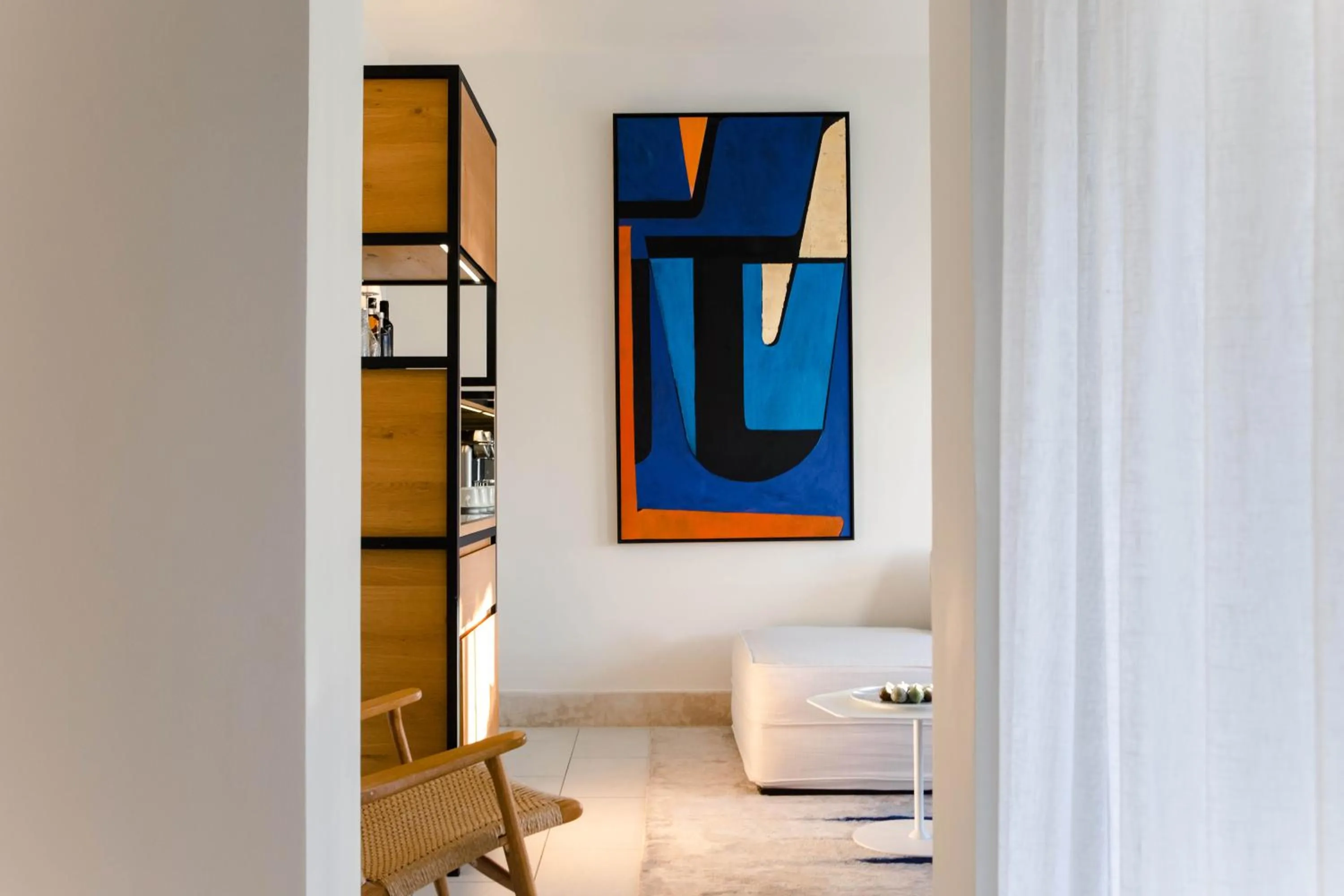 Living room, Bed in Phāea Blue - Small Luxury Hotels of the World