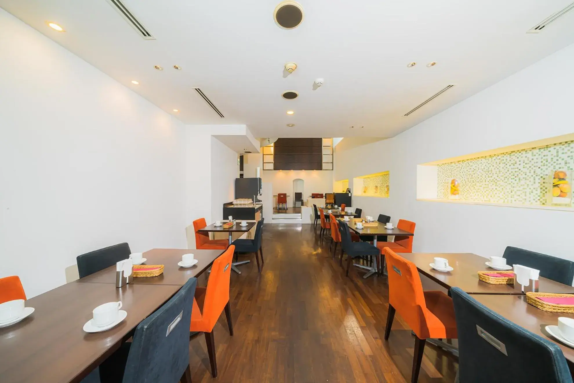 Restaurant/places to eat in Kanda Station Hotel Restaurant/places to eat in Kanda Station Hotel