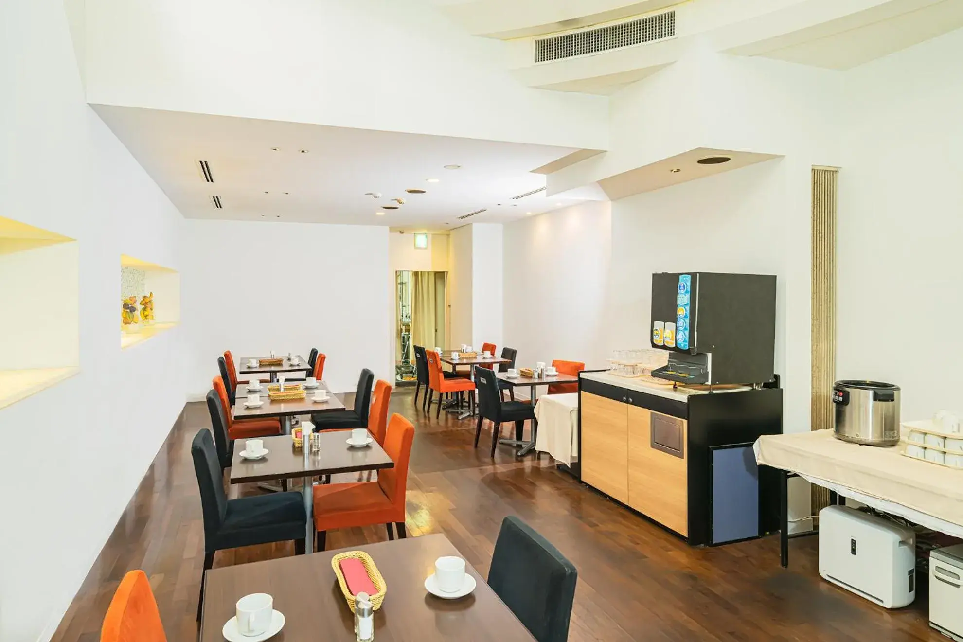 Restaurant/places to eat in Kanda Station Hotel Restaurant/places to eat in Kanda Station Hotel