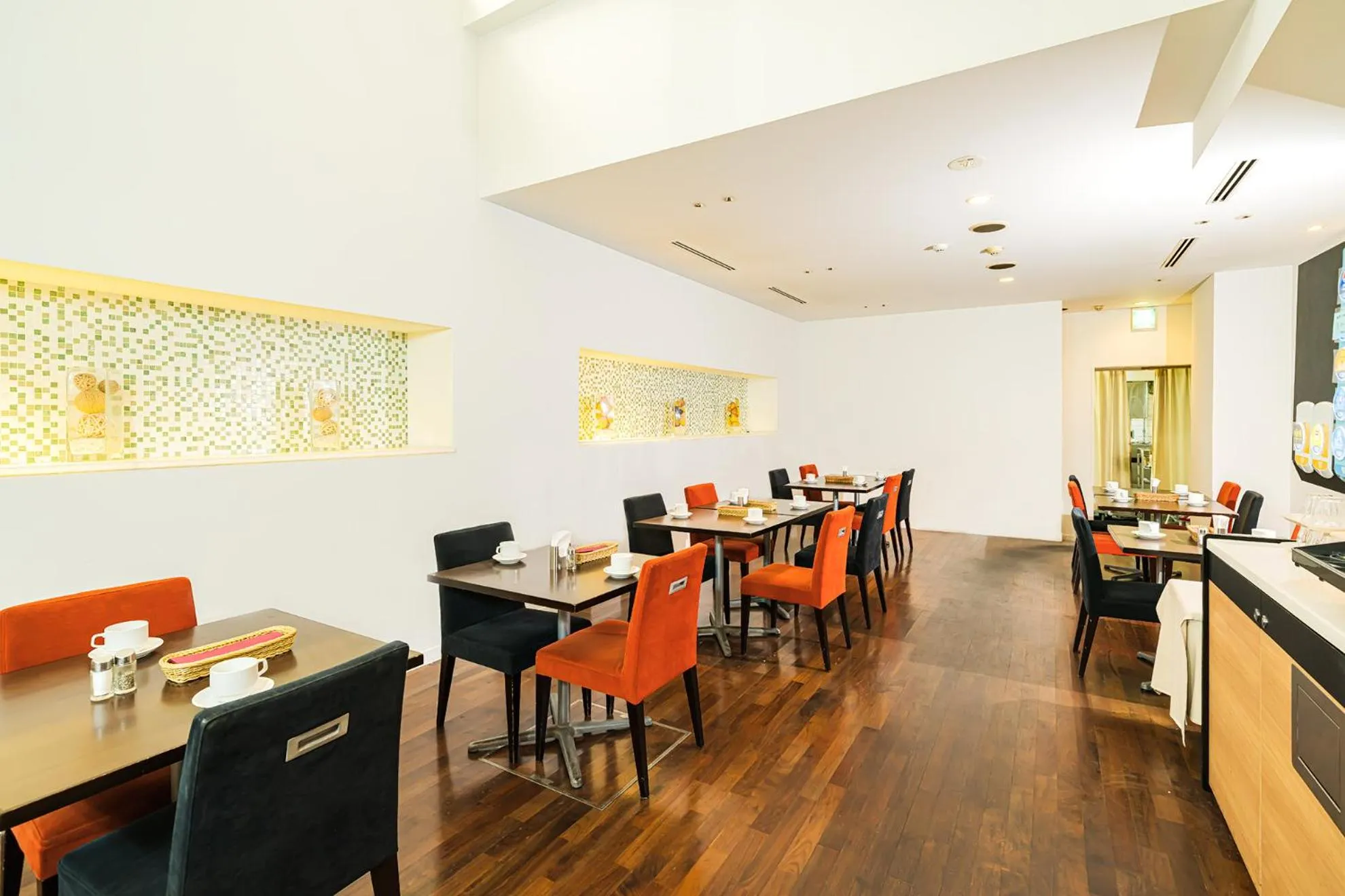 Restaurant/places to eat in Kanda Station Hotel