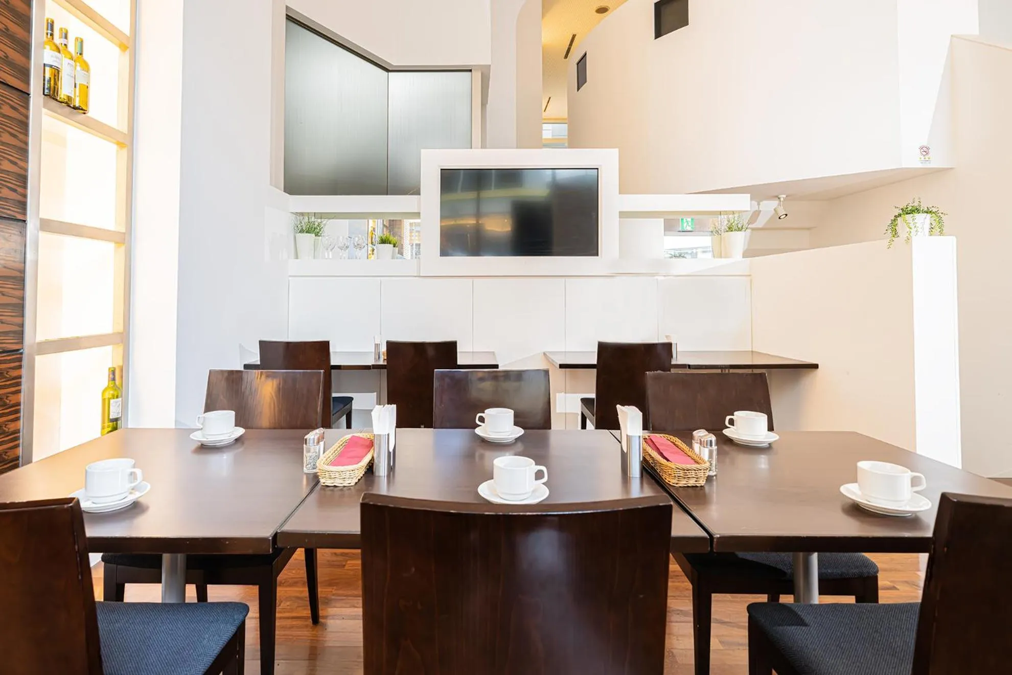 Restaurant/places to eat in Kanda Station Hotel