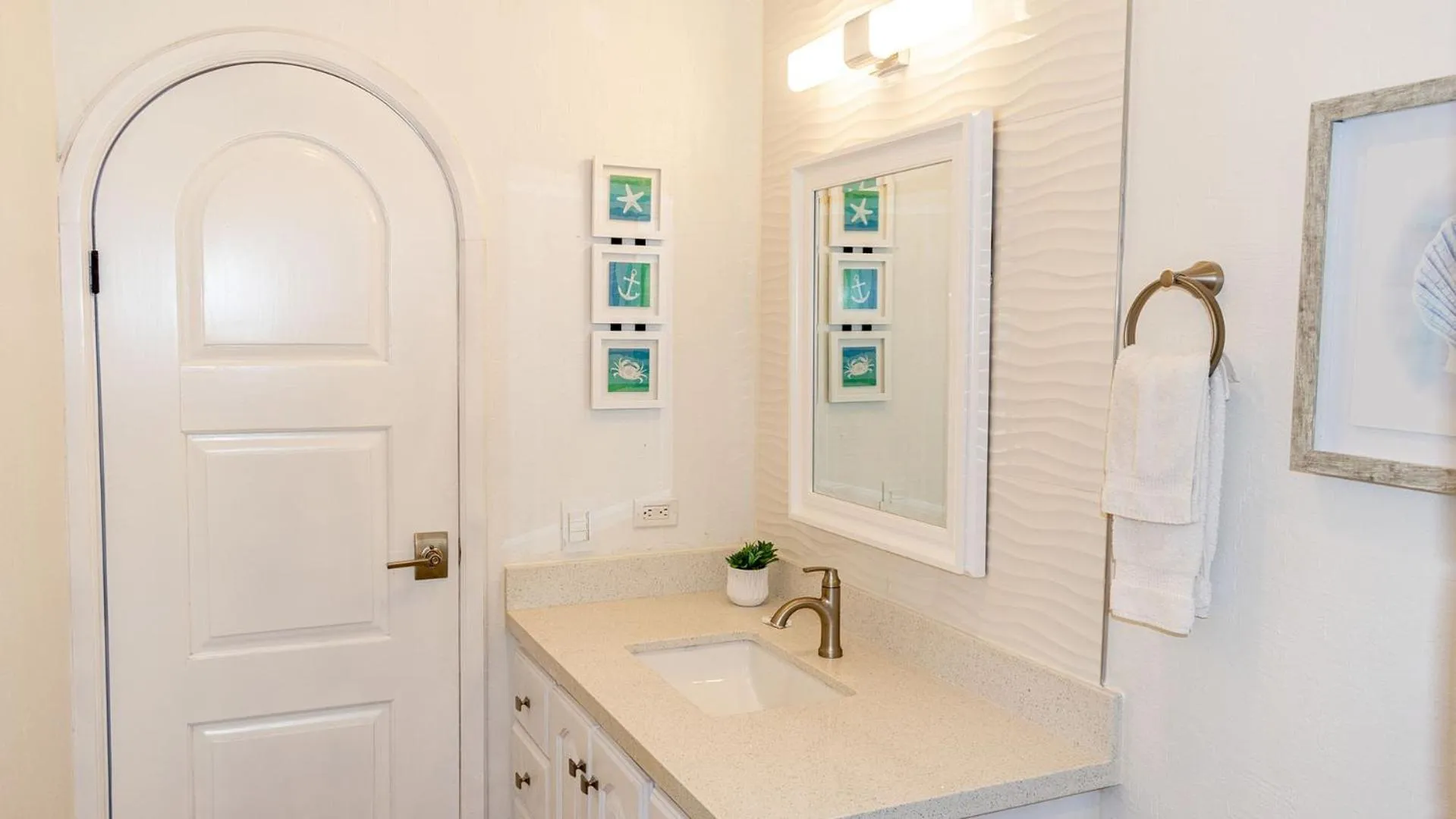 Stunning 3 Bedroom Beach Villa on Sandy Beach at Las Palmas Beachfront Resort V-16 villa