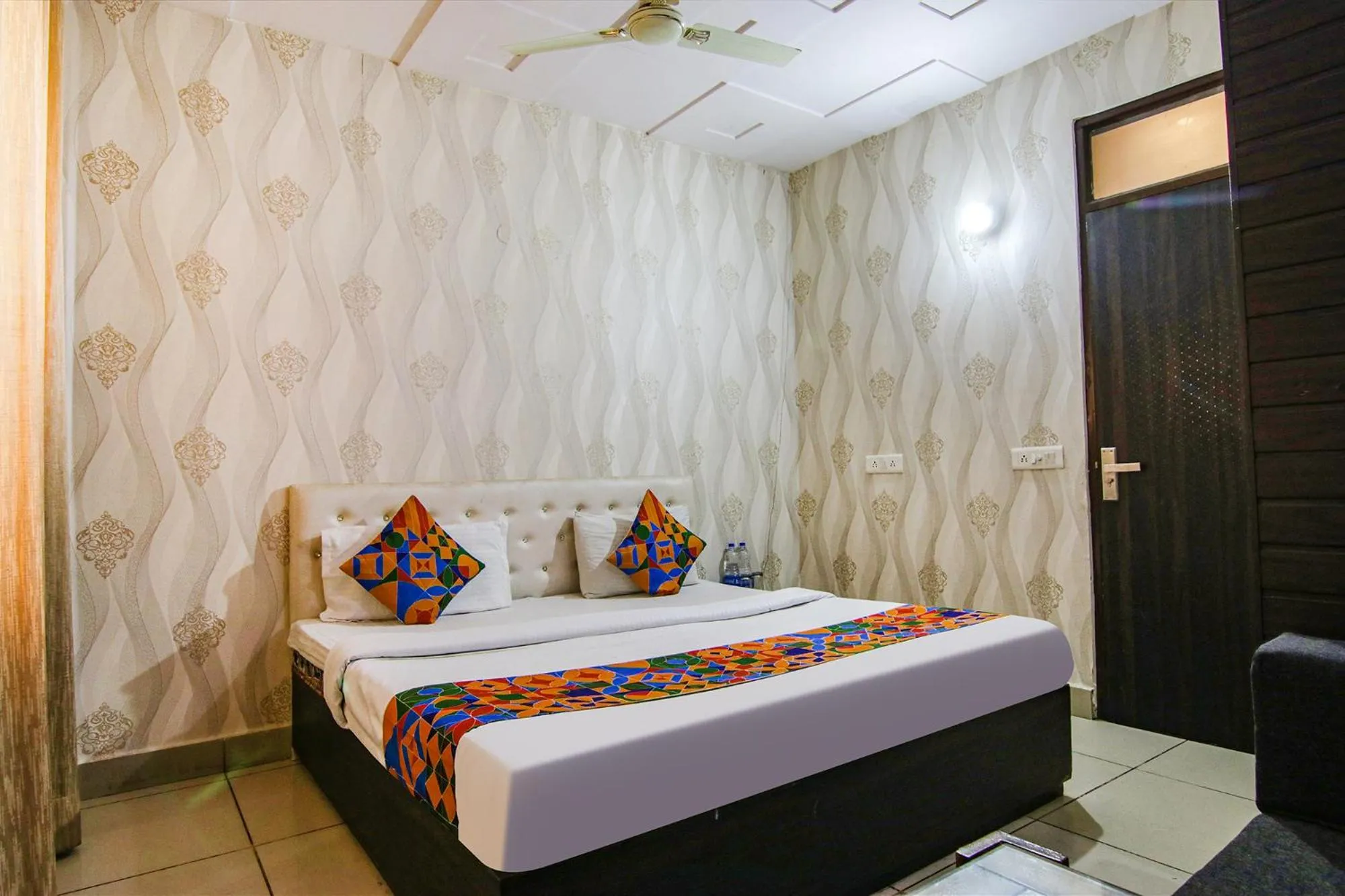 Living room, Bed in FabHotel GS