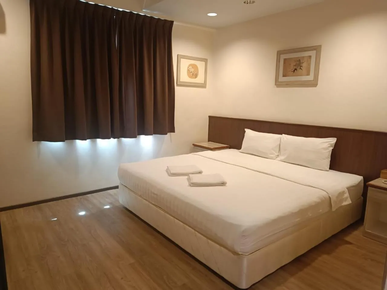Deluxe King Room in AMB LAI LAI HOTEL