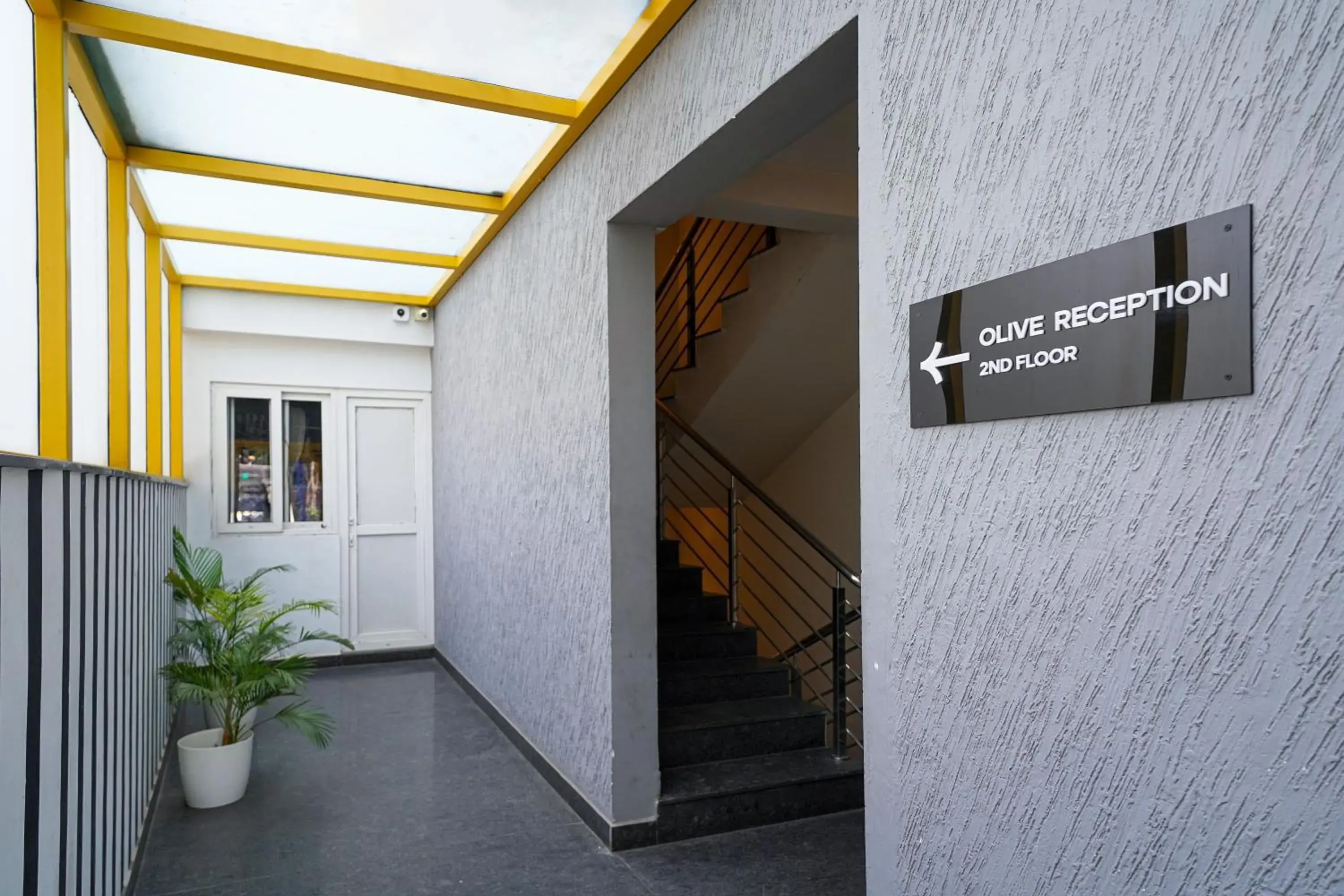 Facade/entrance in Olive Zip Richmond Circle by Embassy Group Facade/entrance in Olive Zip Richmond Circle by Embassy Group