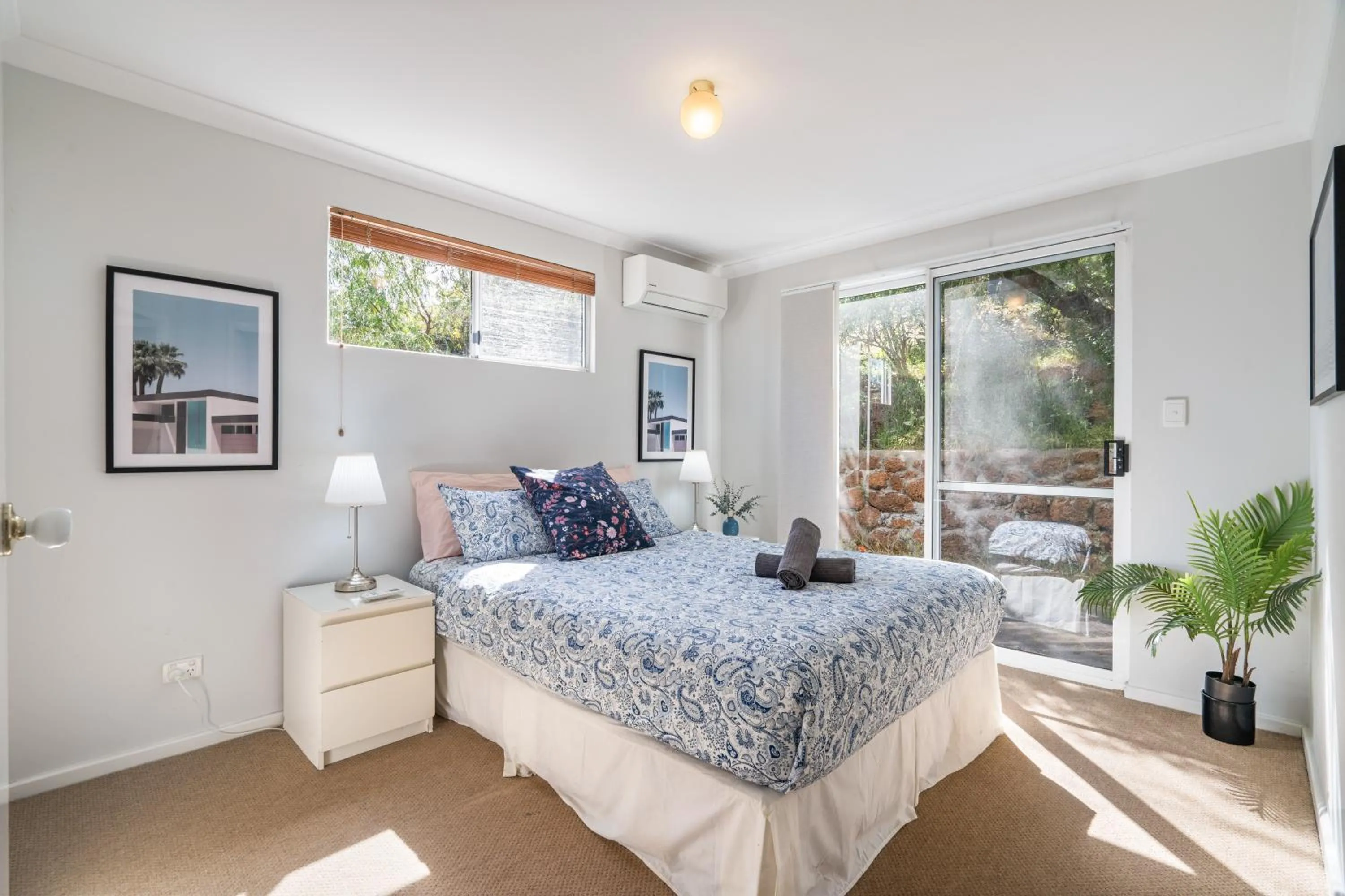 Bed in Seaview Residence by "Peppy Beach Retreats" - Two Houses in One with Soaring Ceilings