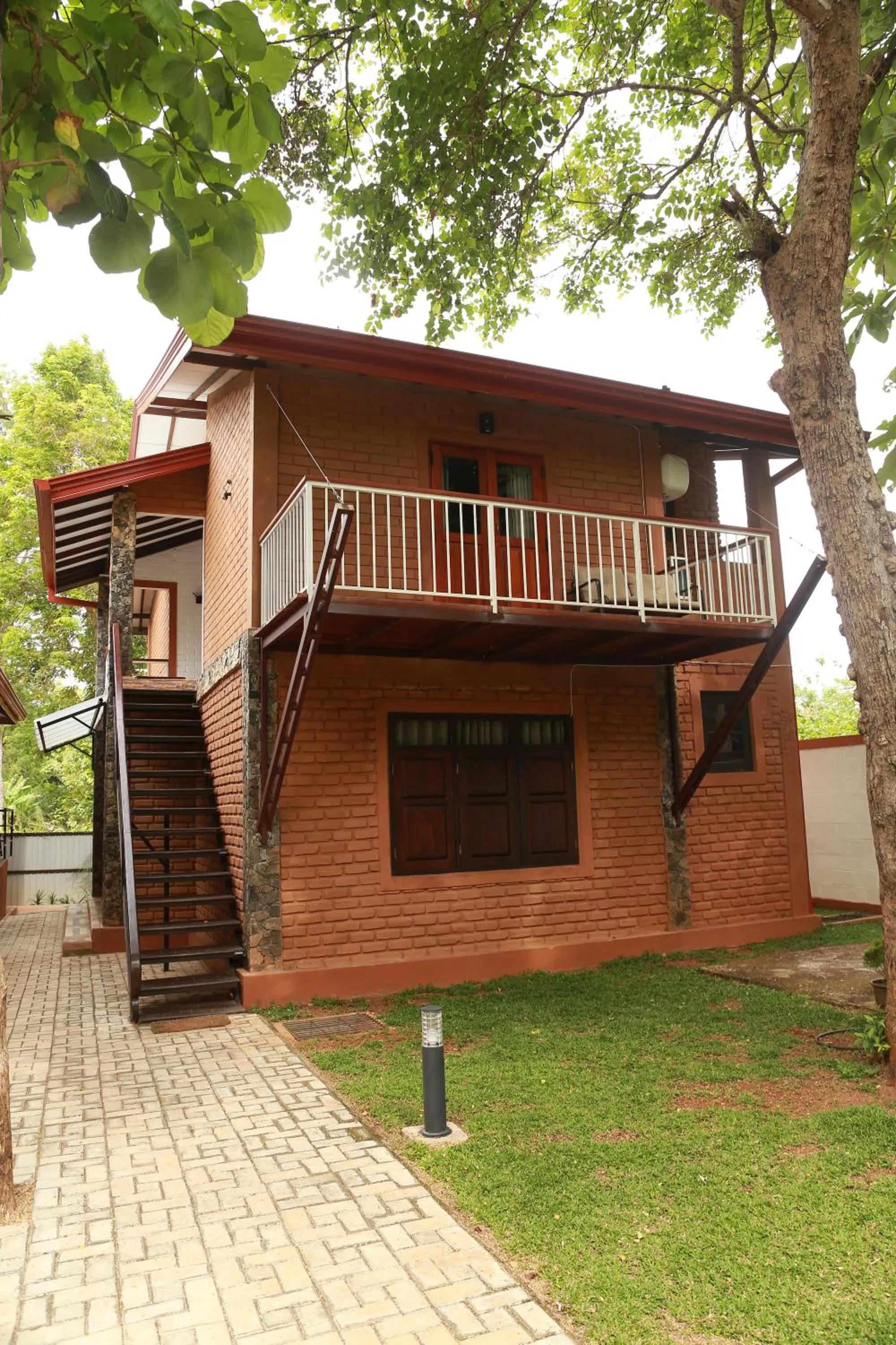 Property building in Tepraas Sigiriya