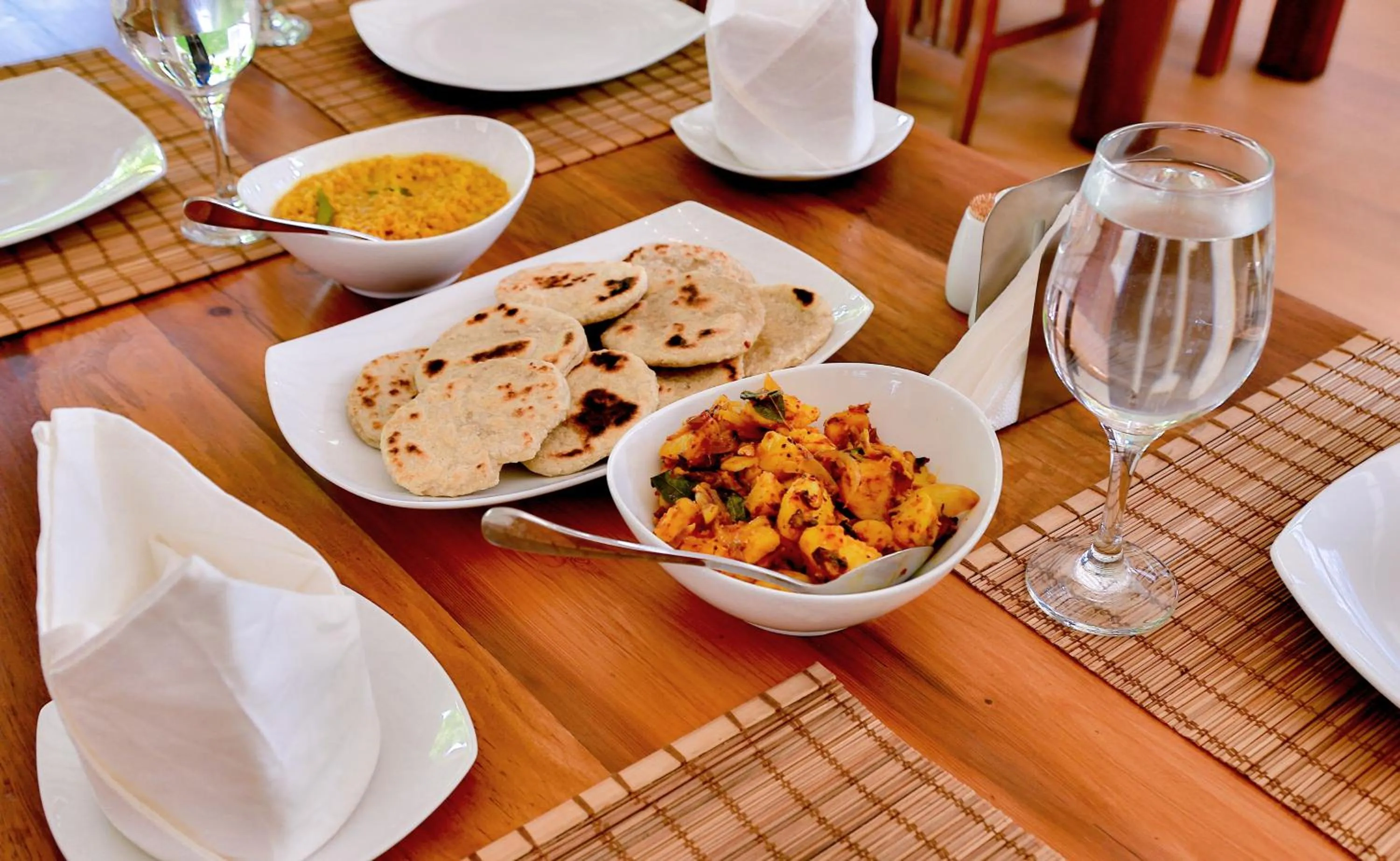 Restaurant/places to eat in Tepraas Sigiriya