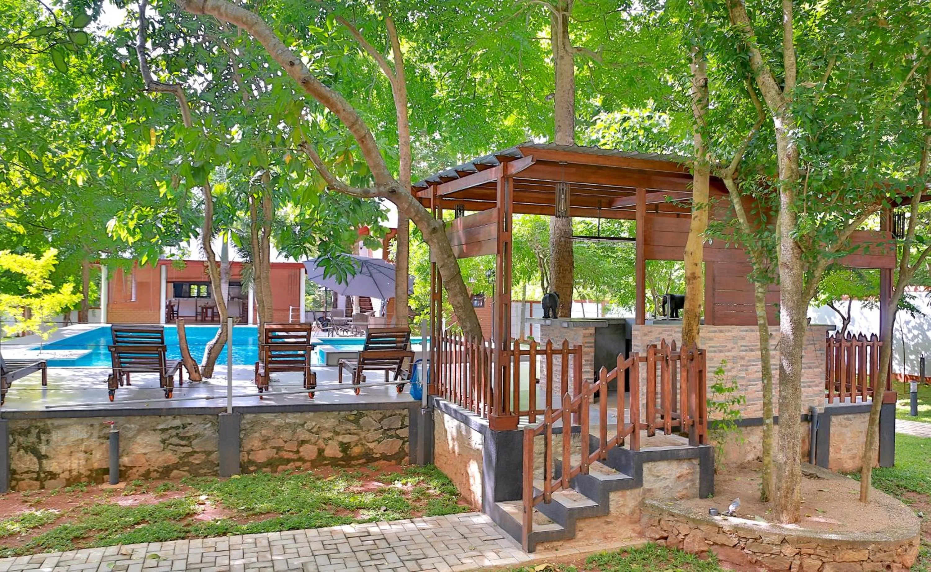 Swimming pool in Tepraas Sigiriya