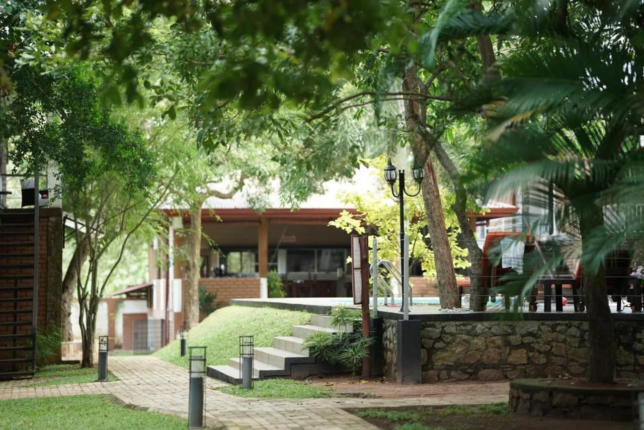 Restaurant/places to eat in Tepraas Sigiriya