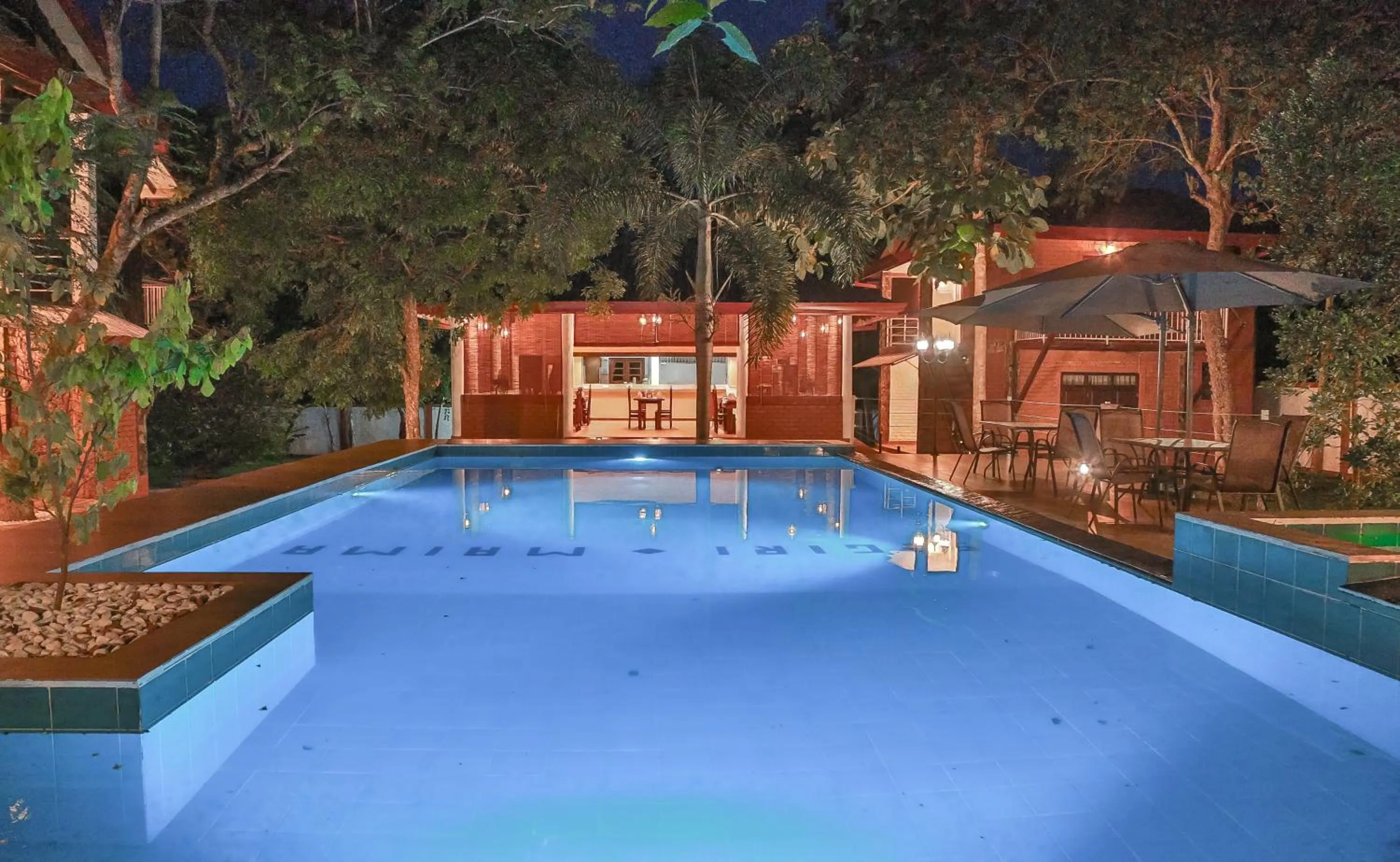 Swimming pool in Tepraas Sigiriya