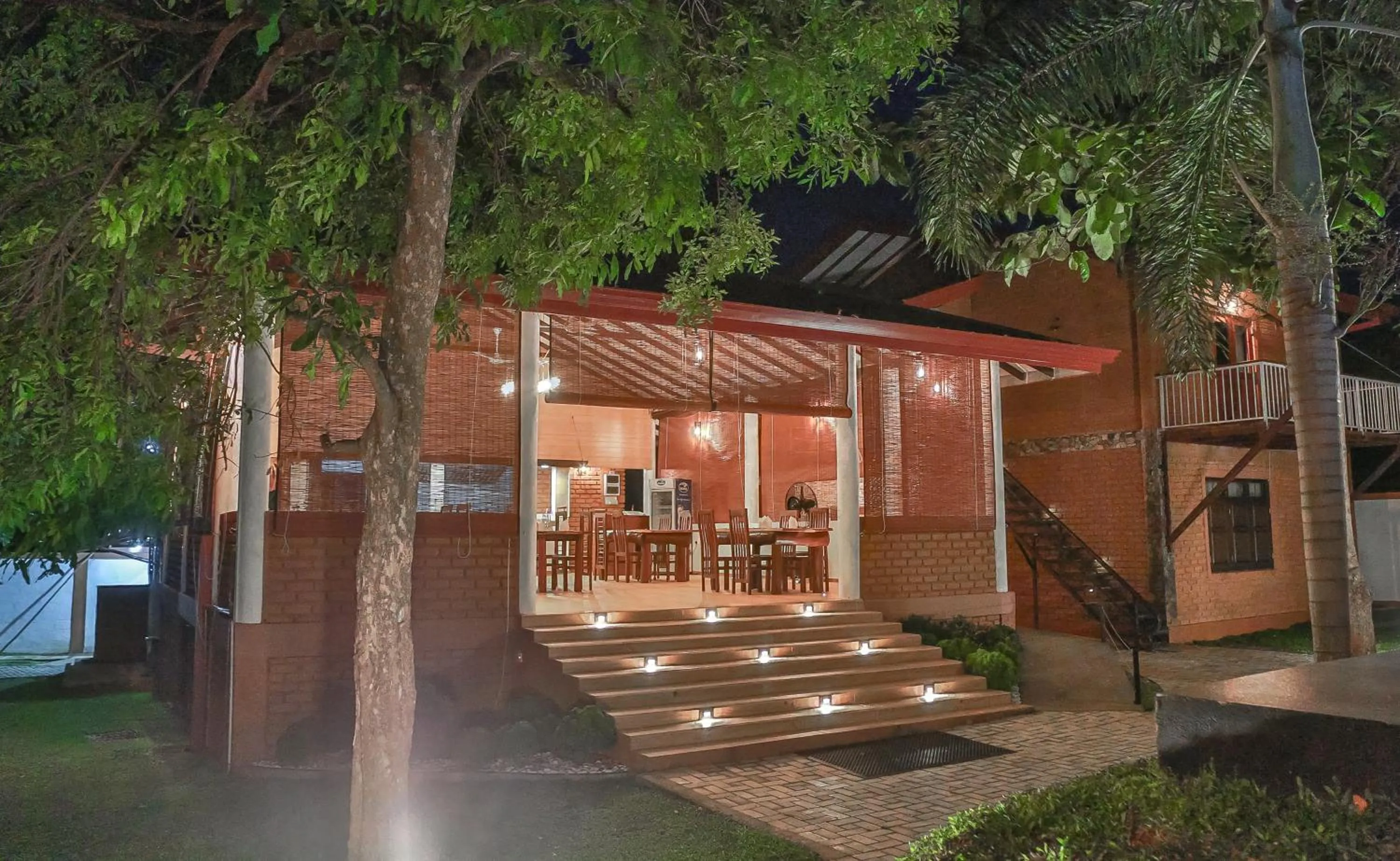 Restaurant/places to eat in Tepraas Sigiriya