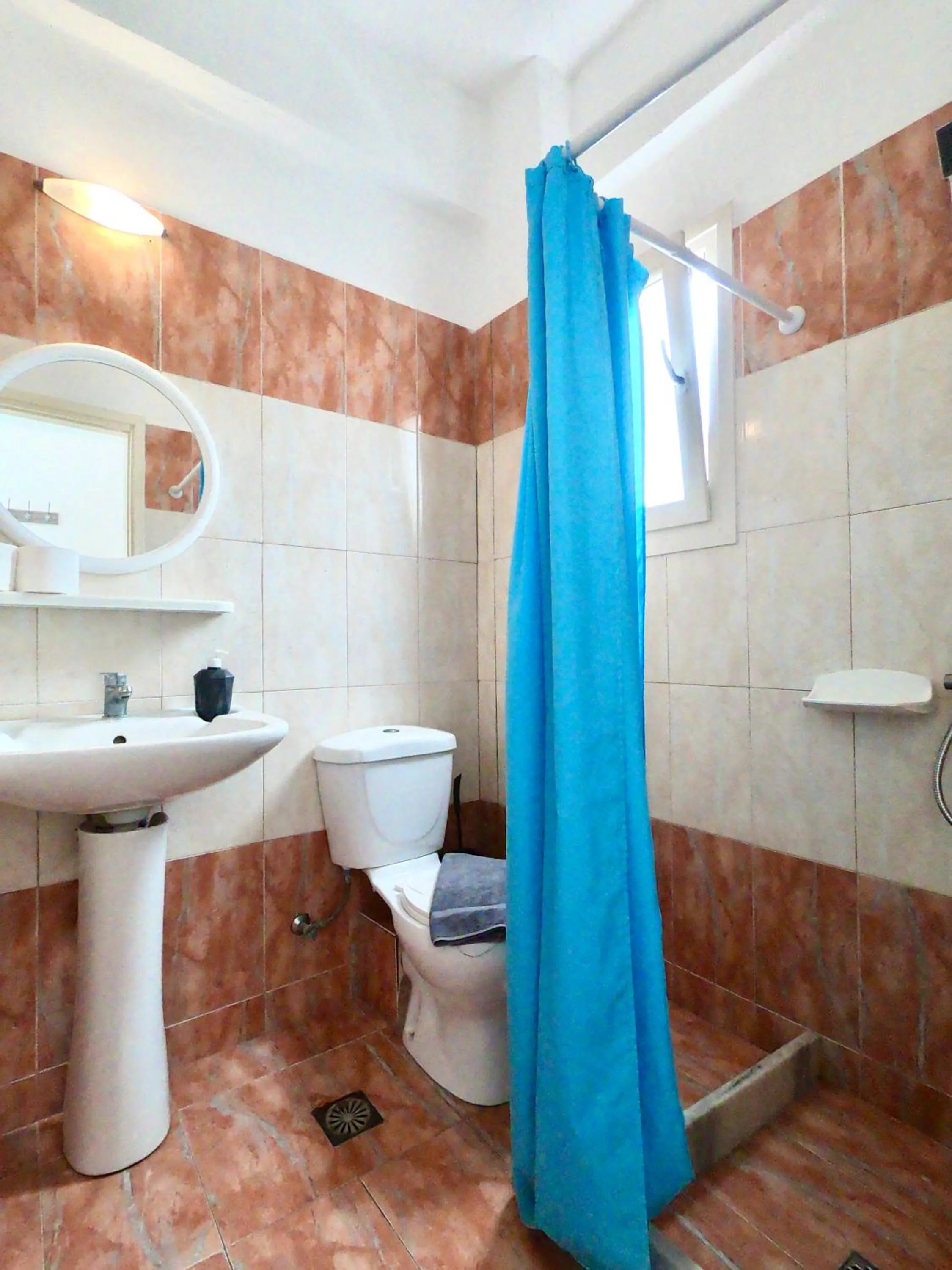 Bathroom in Anny Studios & Rooms Perissa Beach