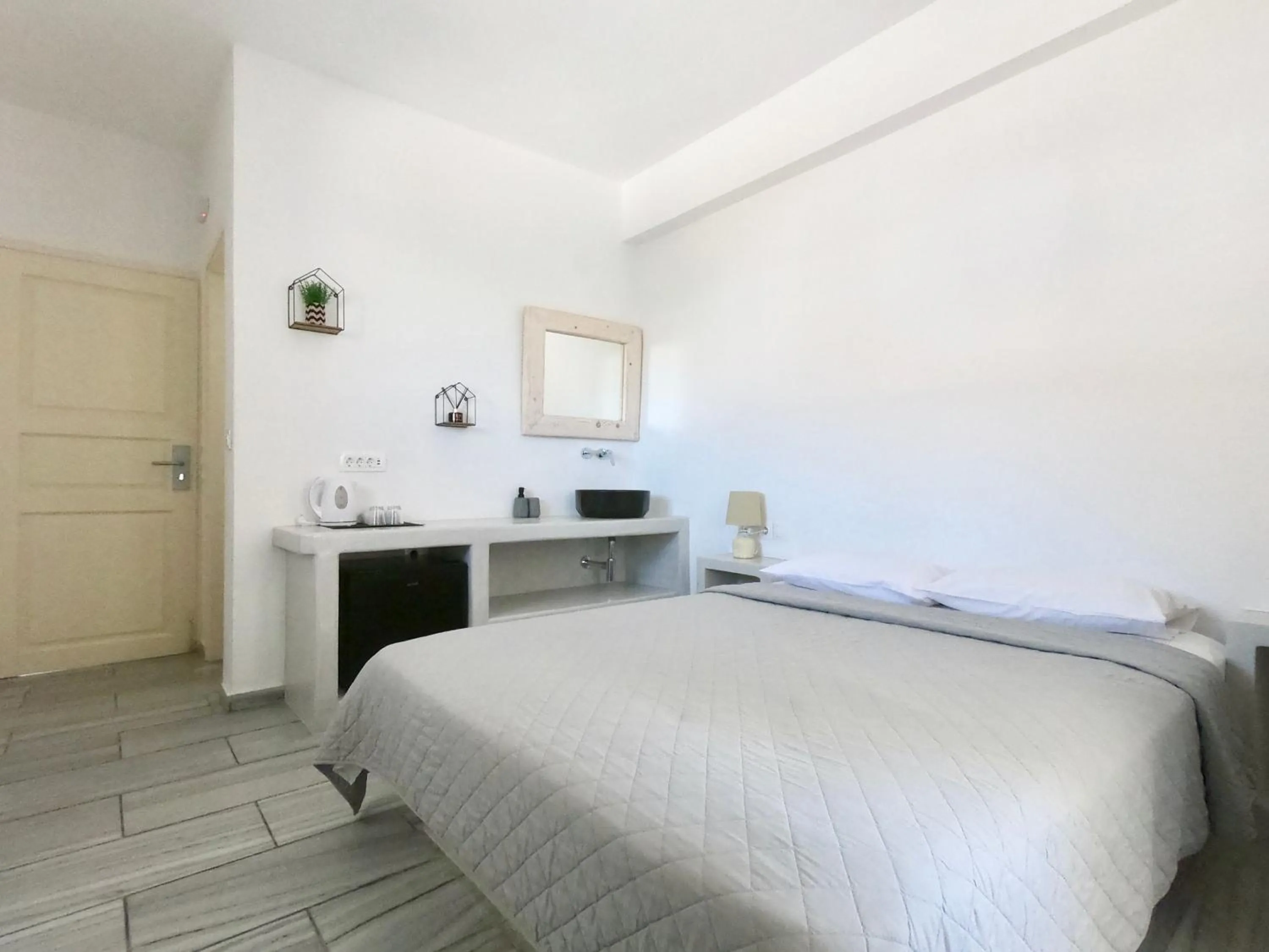 Bedroom, Bed in Anny Studios & Rooms Perissa Beach