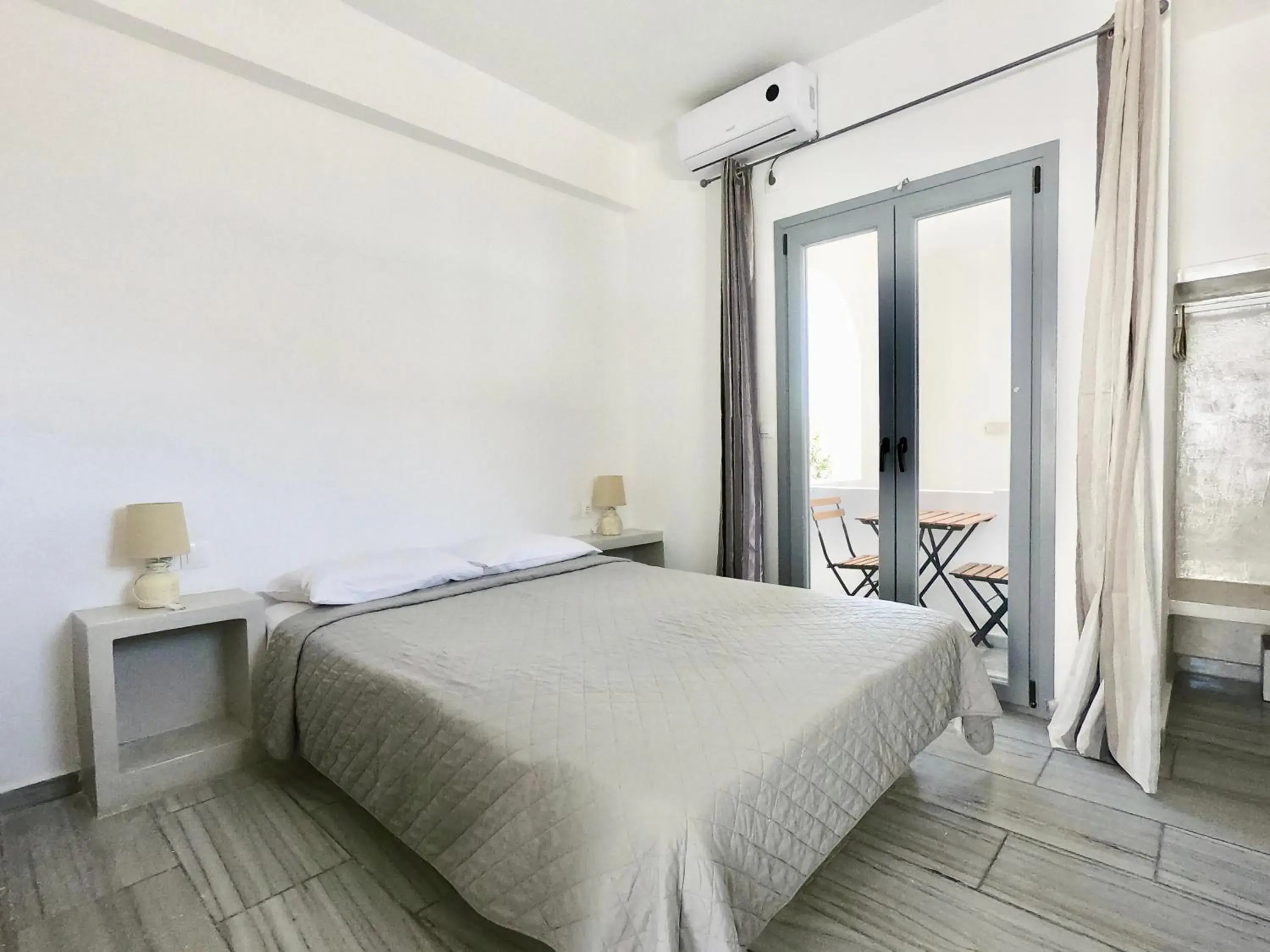 Economy Double Room in Anny Studios & Rooms Perissa Beach Economy Double Room in Anny Studios & Rooms Perissa Beach