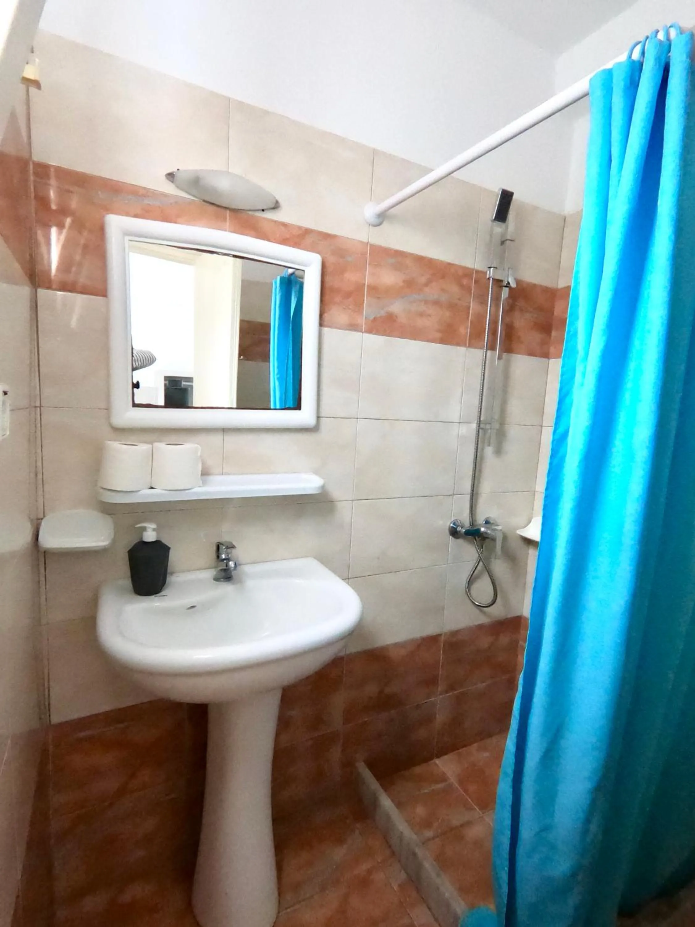 Bathroom in Anny Studios & Rooms Perissa Beach