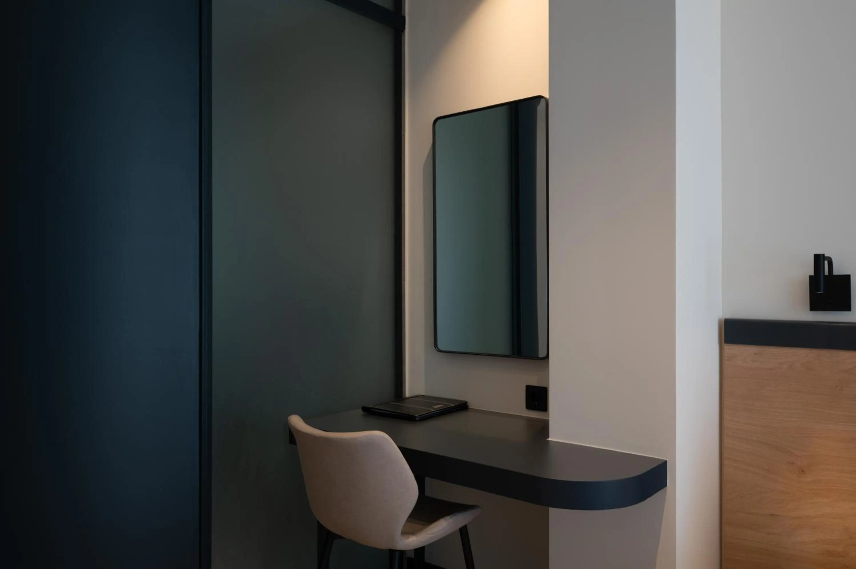 hair dresser in Nema Hotel Athens